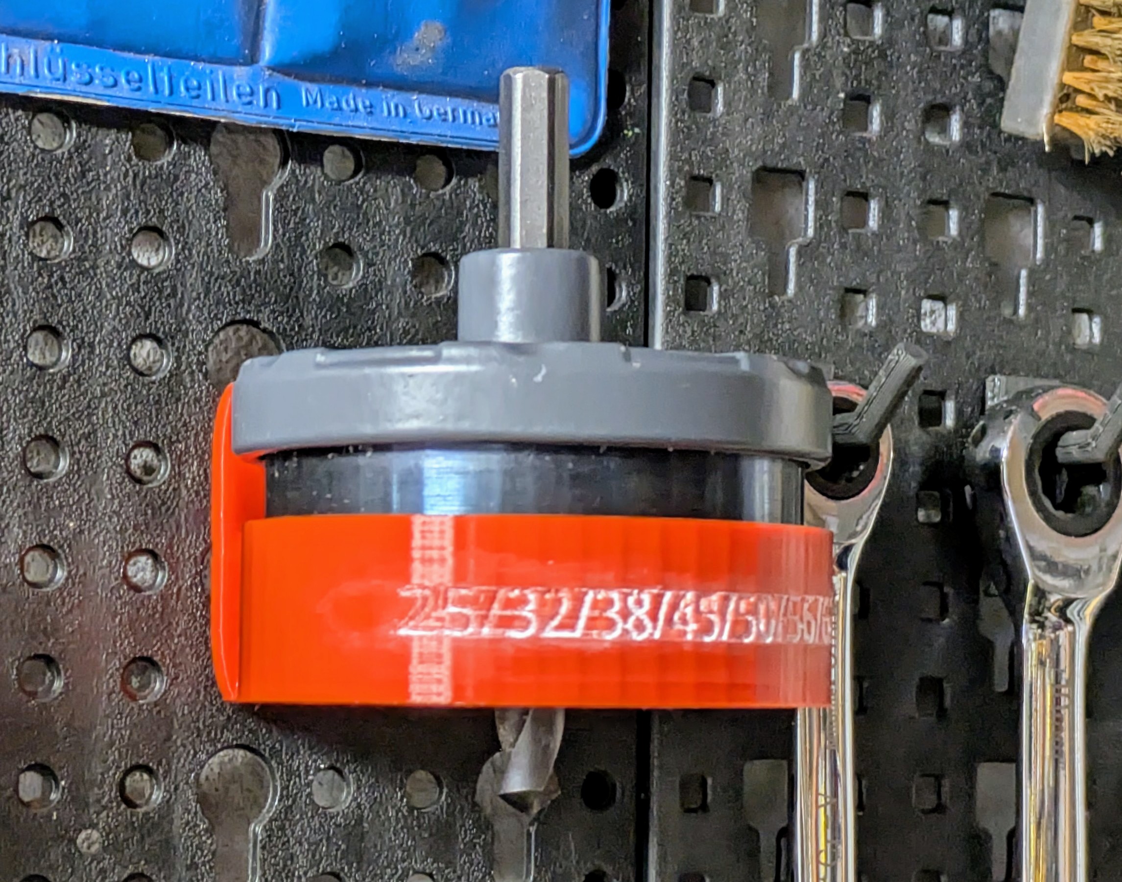 Hole saw (25-62mm) suppport/holder for the ParkerSide (Lidl | PowerFix) pegboard
