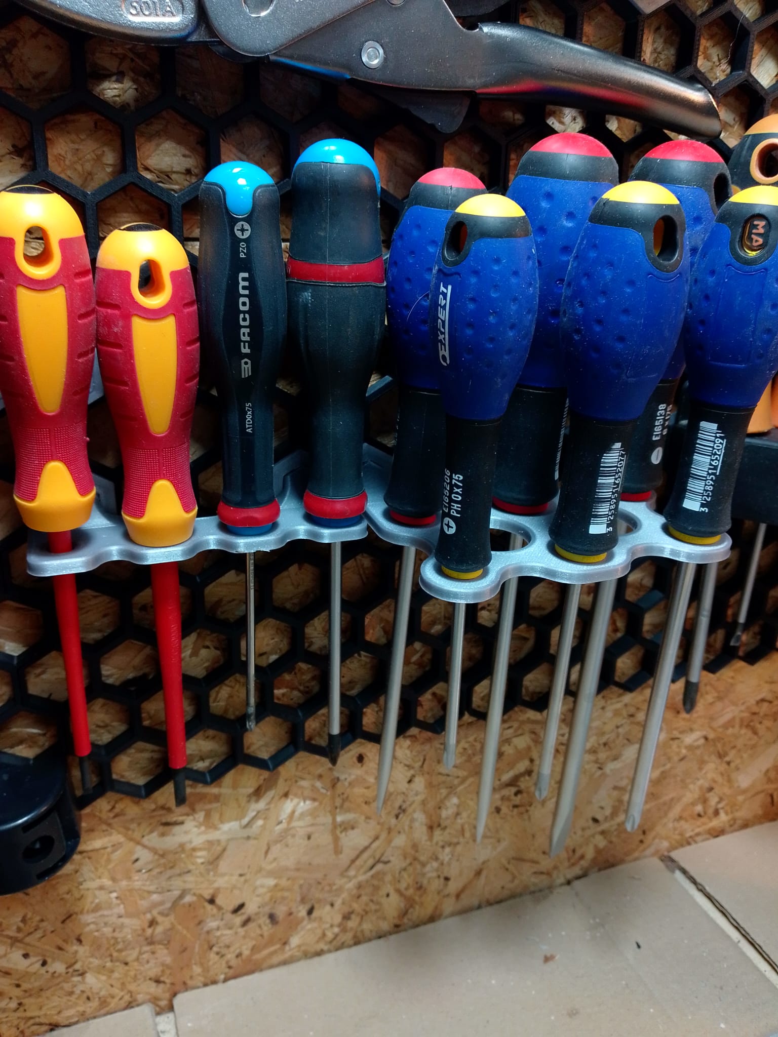 screwdriver holder honeycomb wall