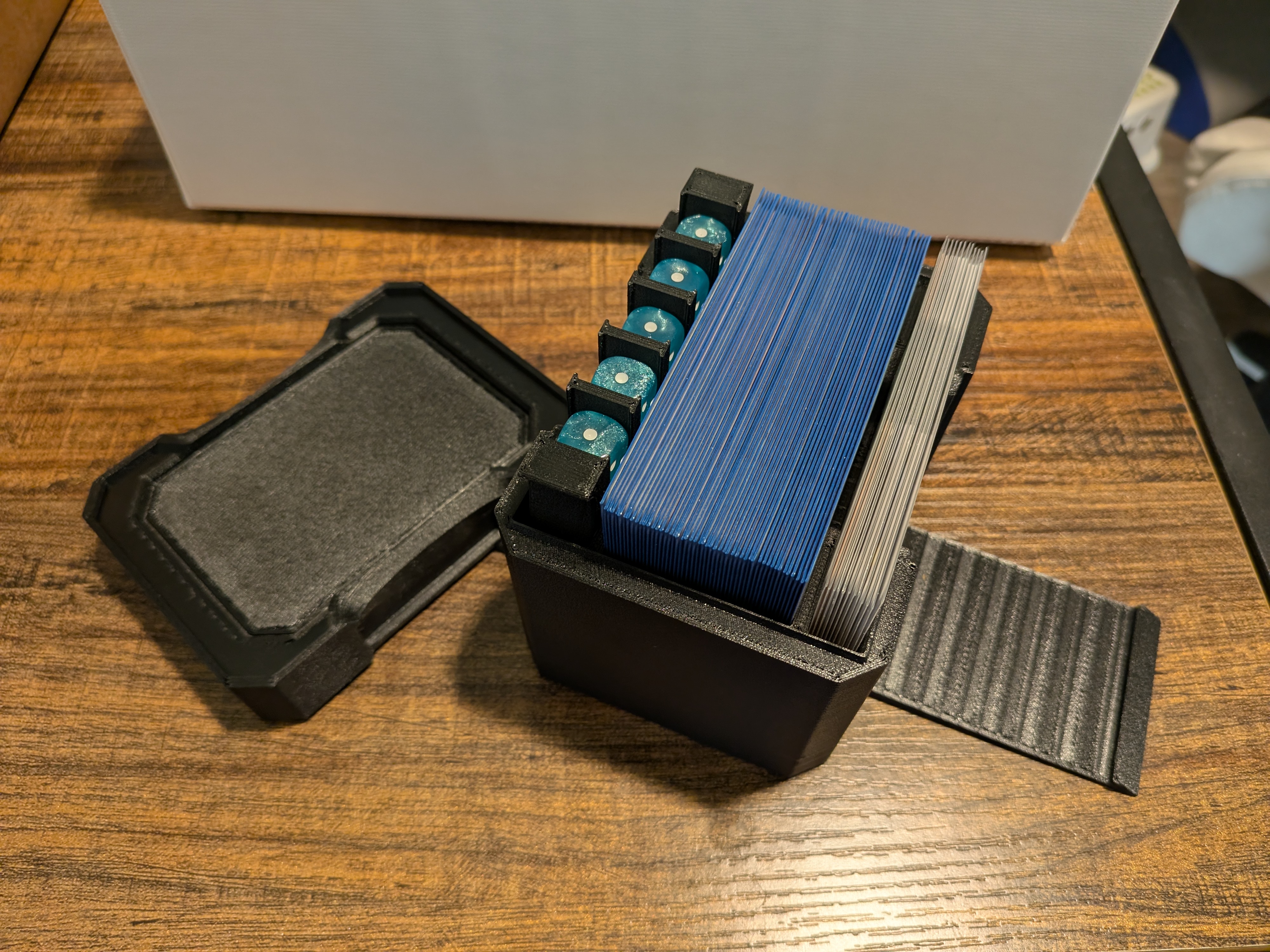 Miniatura 2 do modelo 3D SnapKeep 60-Card Deck Box