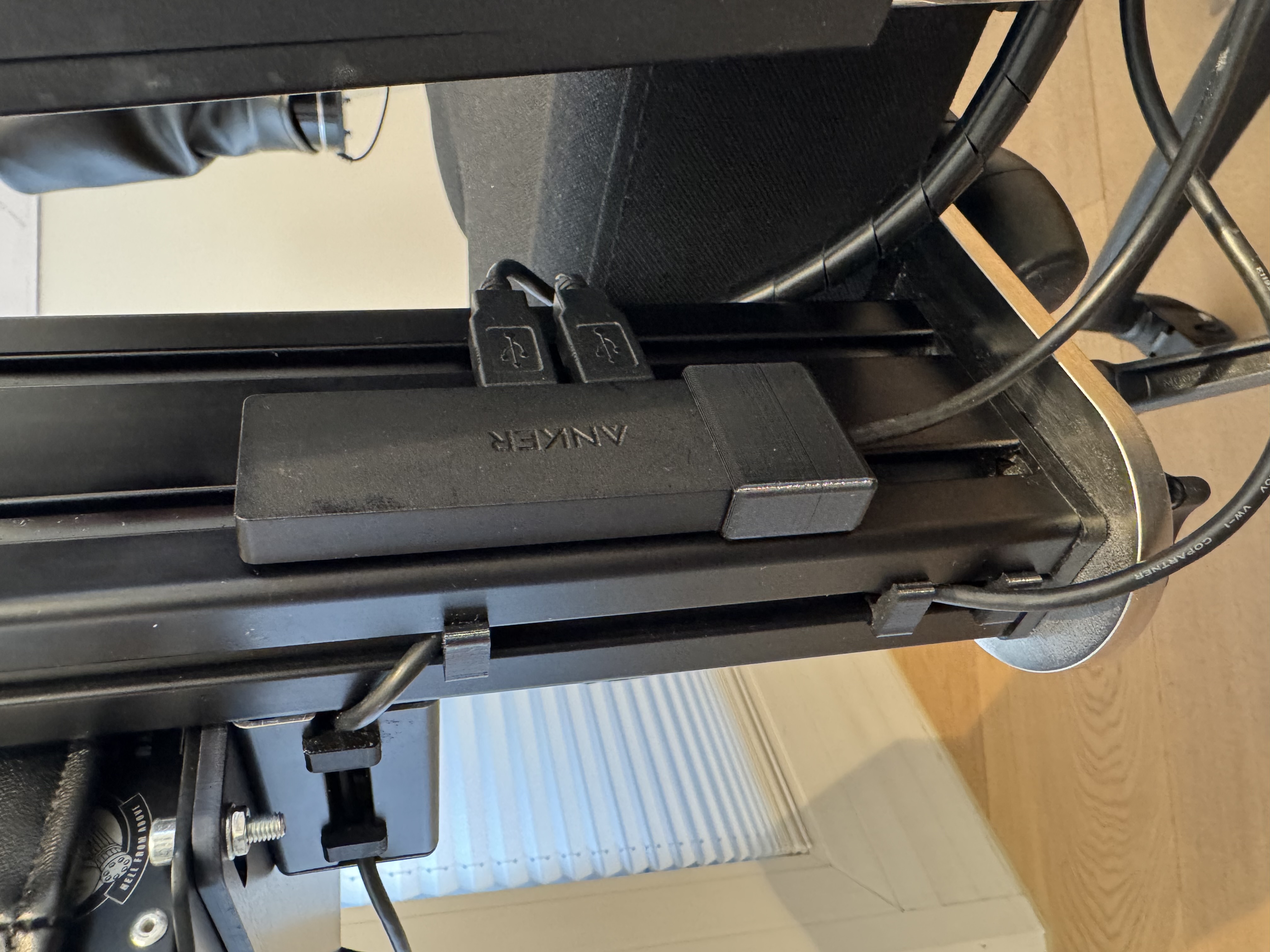USB Hub mount  for MTSIM/MONSTERTECH (no affiliation) mounts