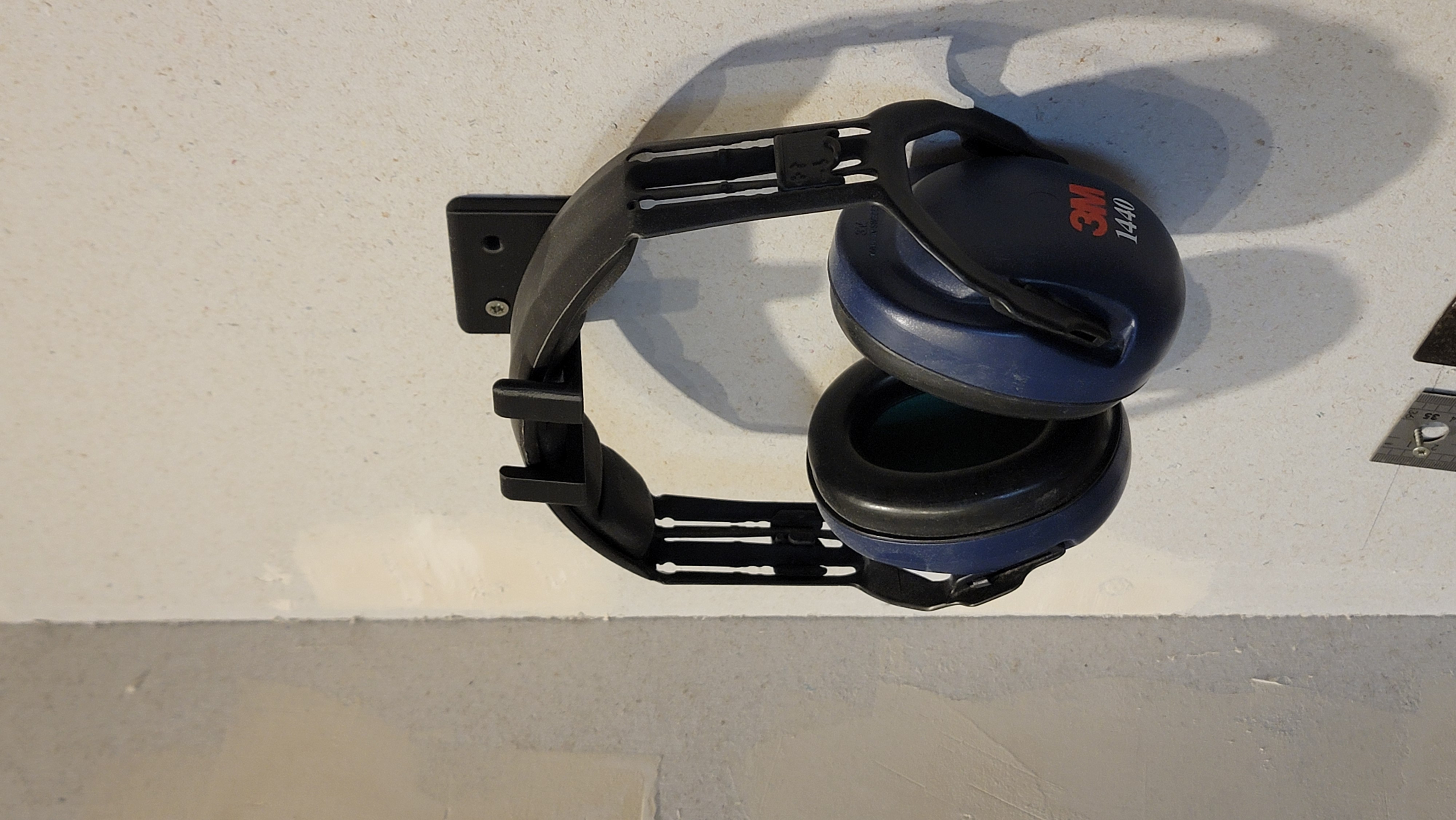 Headset wallmount