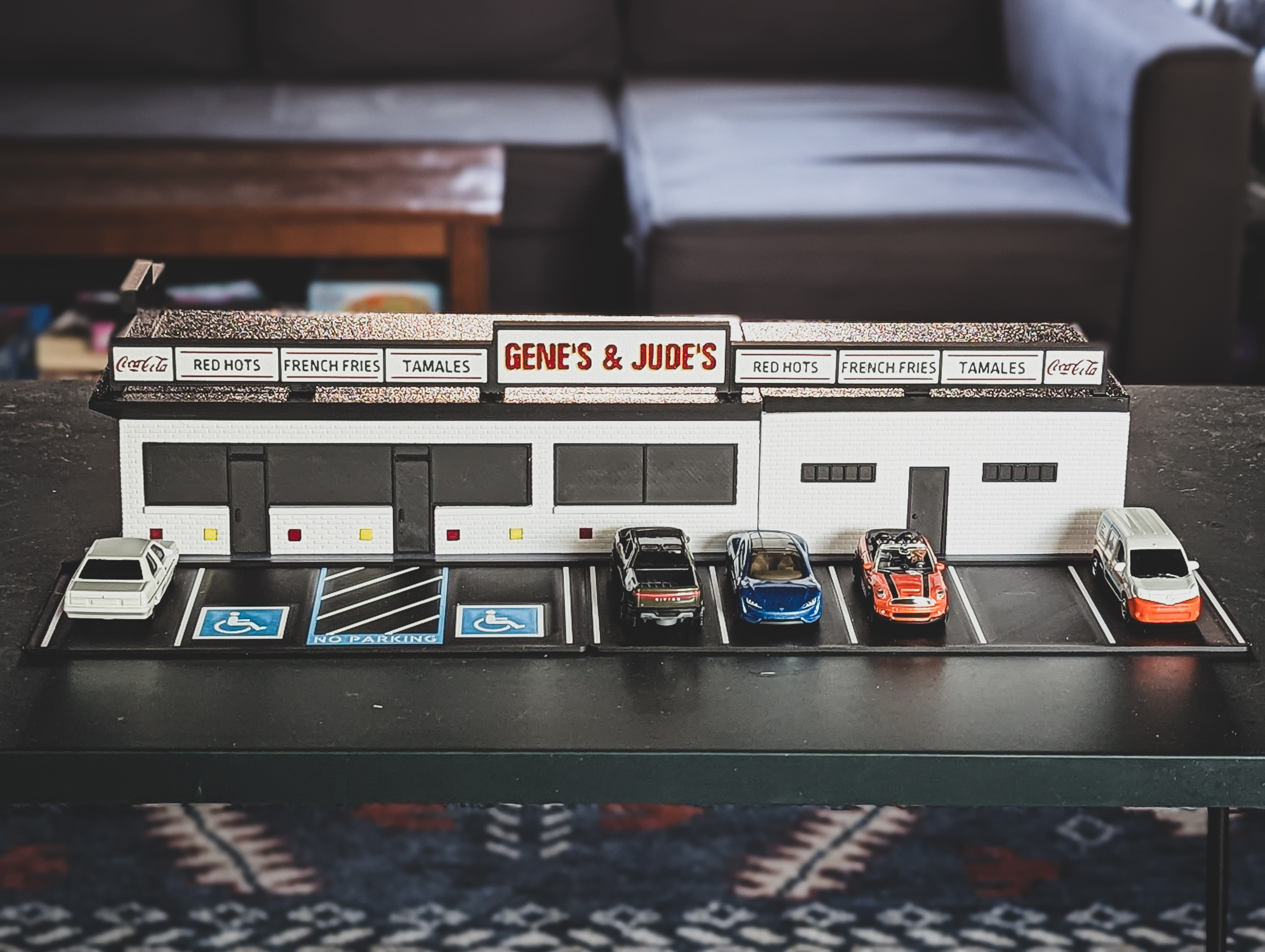 Gene & Jude's Hot Dog Stand - 1/64 Scale Diorama — thumbnail 11