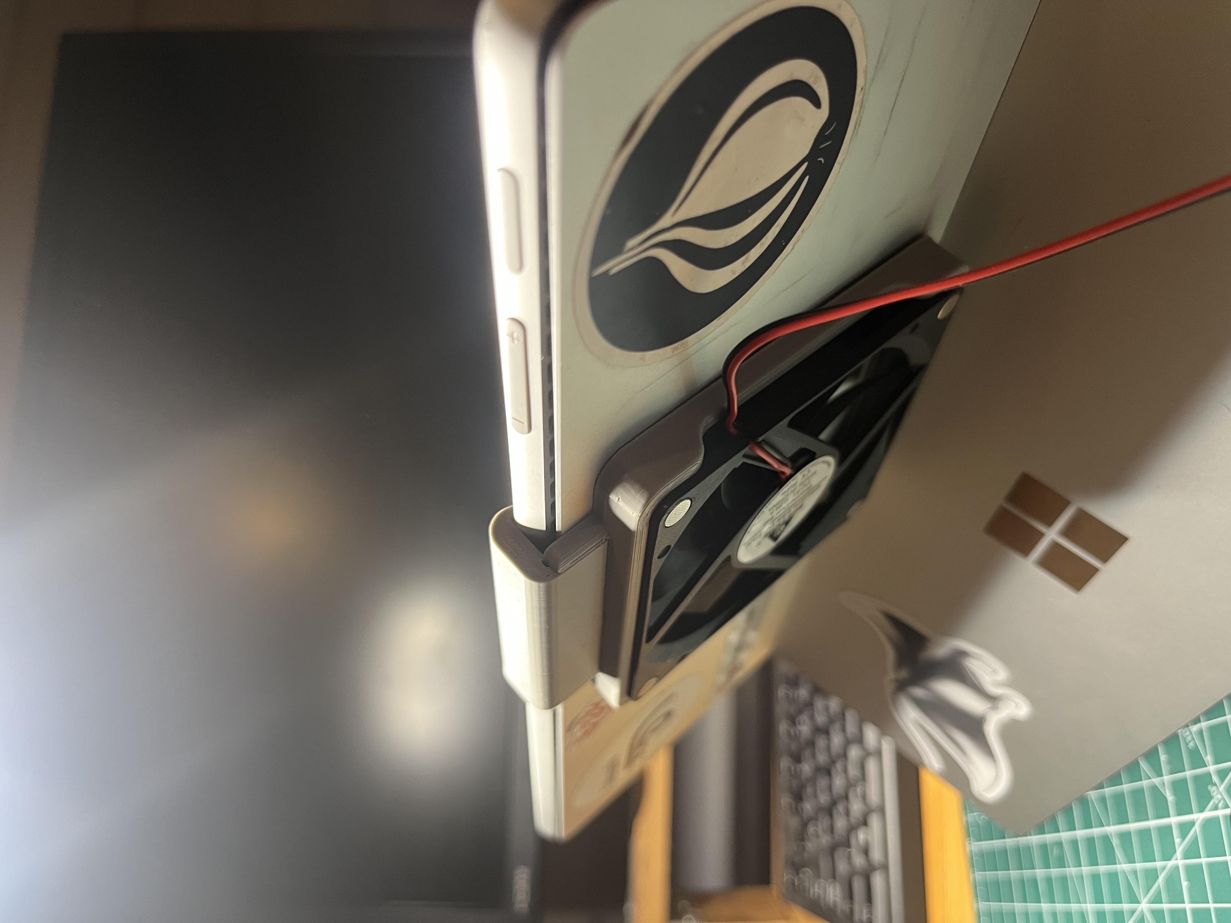 Retractable Surface Pro Fan — thumbnail 3