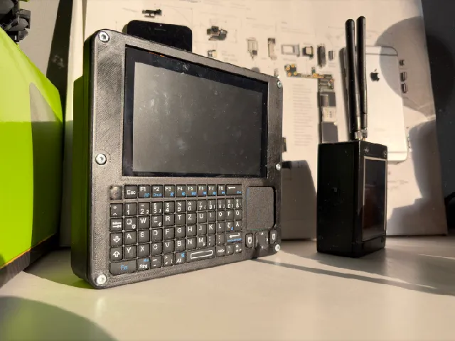 Handheld Raspberry Pi | Cyberdeck