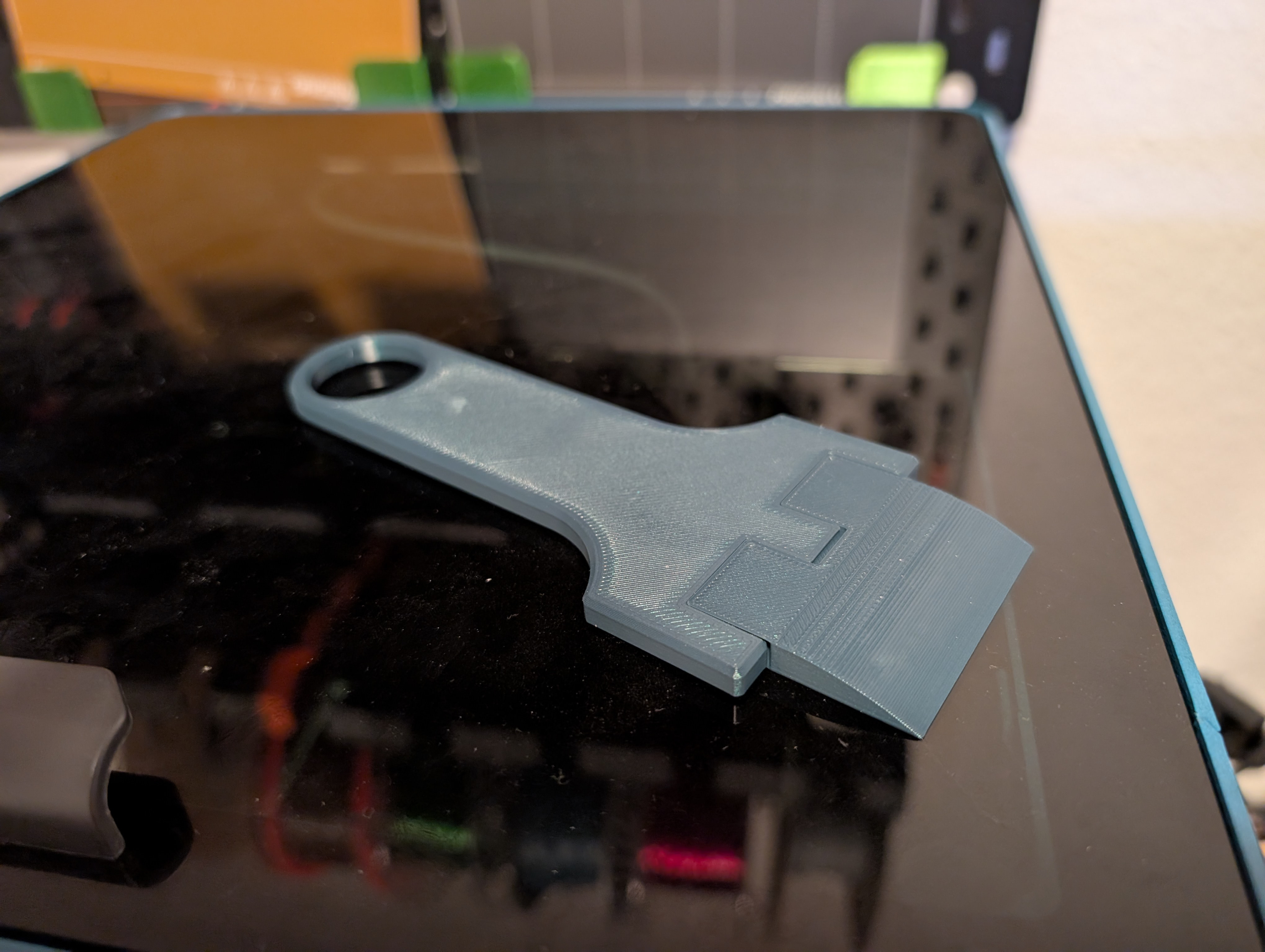Miniatura 2 do modelo 3D Bed scraper with replacable blades