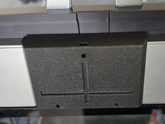 Clip-on screen mount adaptor for Qidi Plus 4