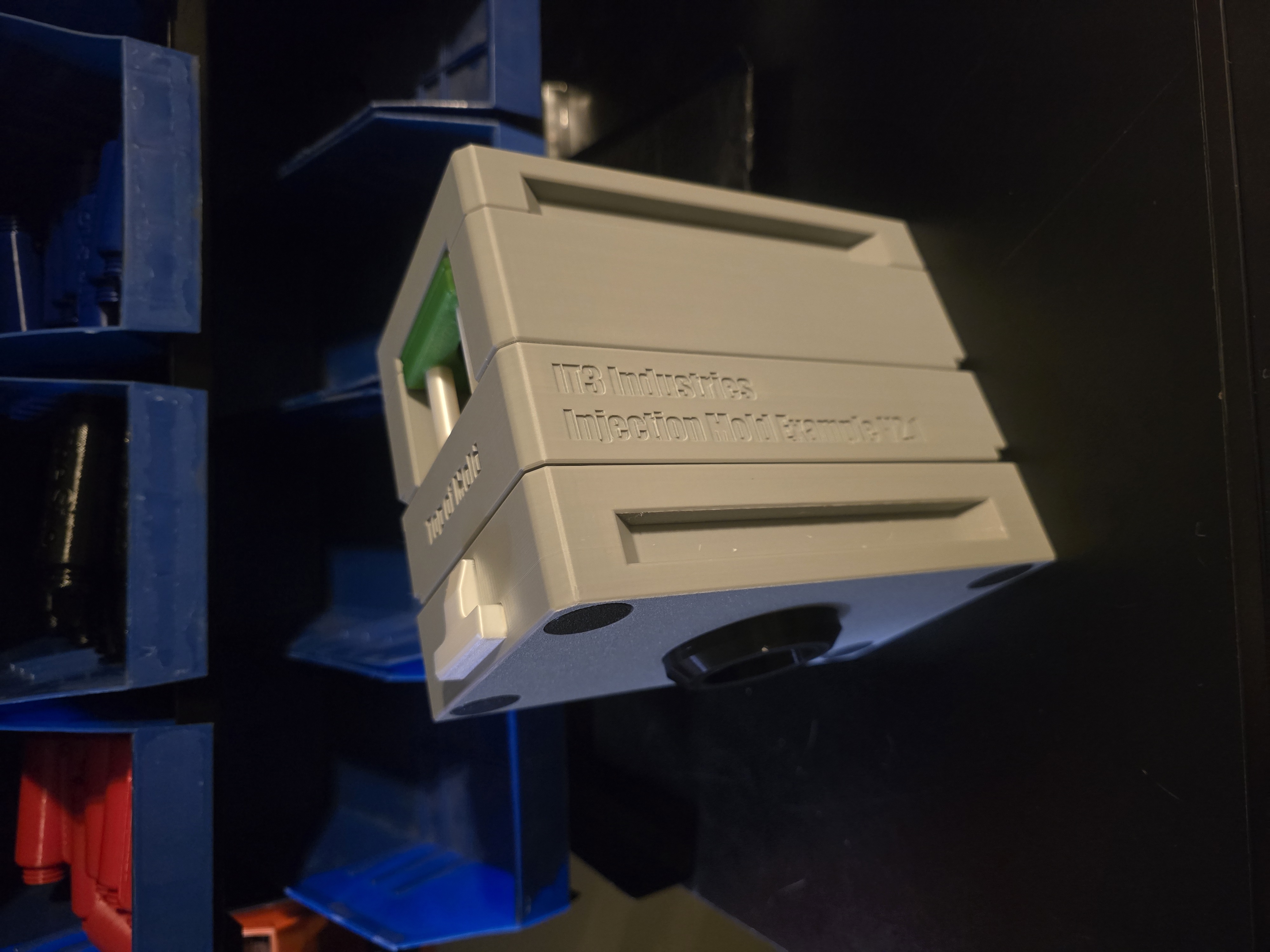 Injection Mold Example (Independent) — miniatura 8