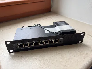 TL-SG108PE 10" rack mount