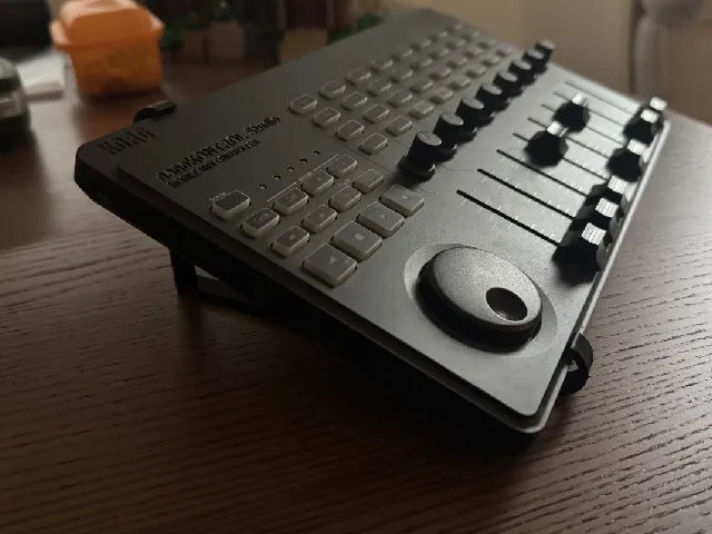Korg nanoKontrol Studio Holder (simple)