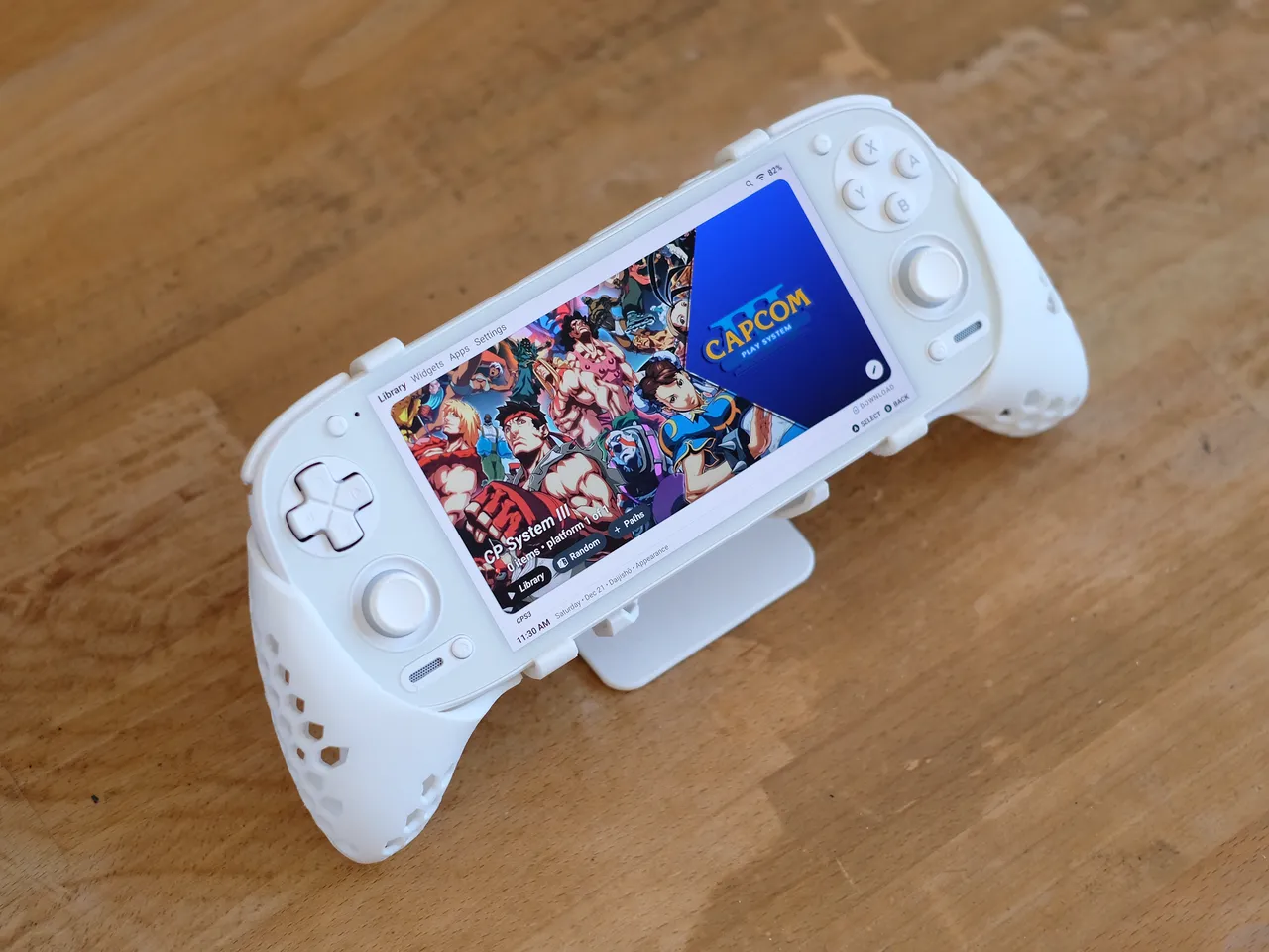 RETROID POCKET5 ホワイト　グリップ付き Retroid Pocket 5 » Retro Dock