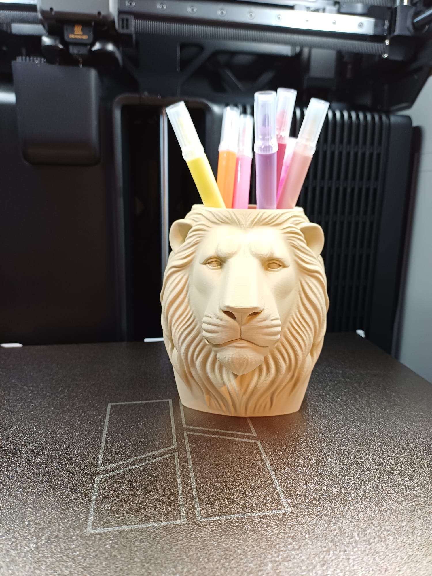 Leo the Majestic Pen Holder