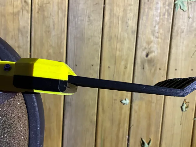 Small Garden Rake with Replaceable Tines