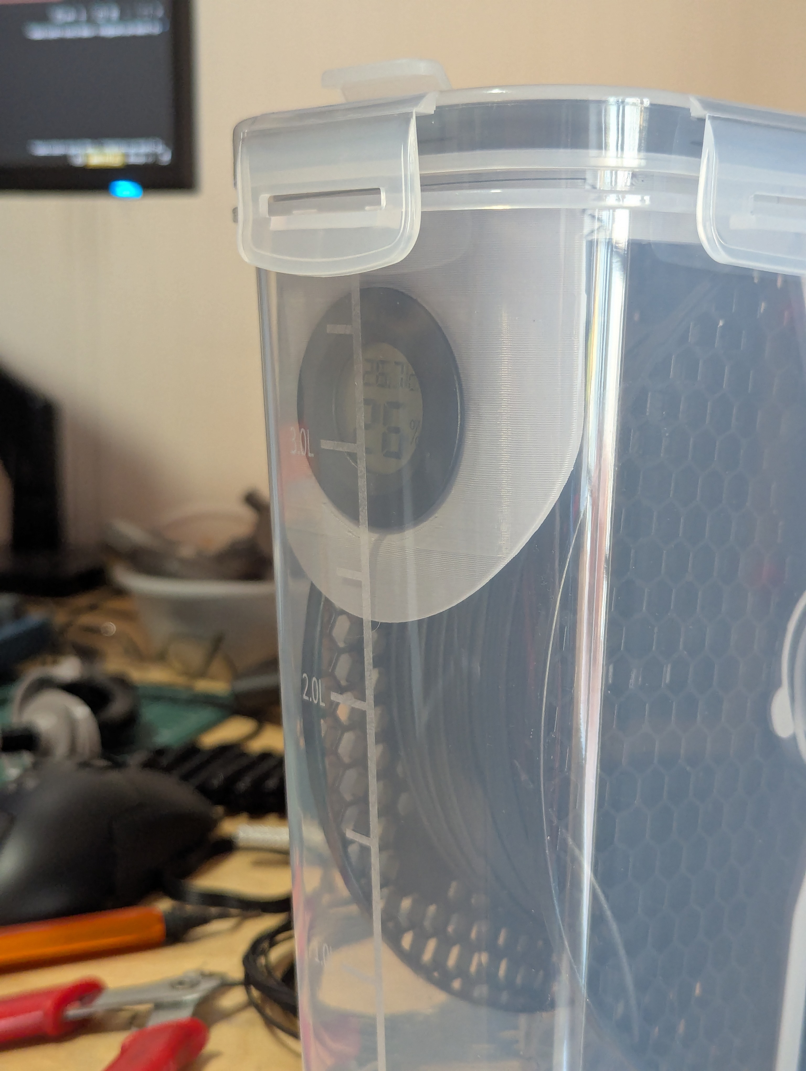 Curved Hygrometer Holder for Modular Cereal Box Drybox