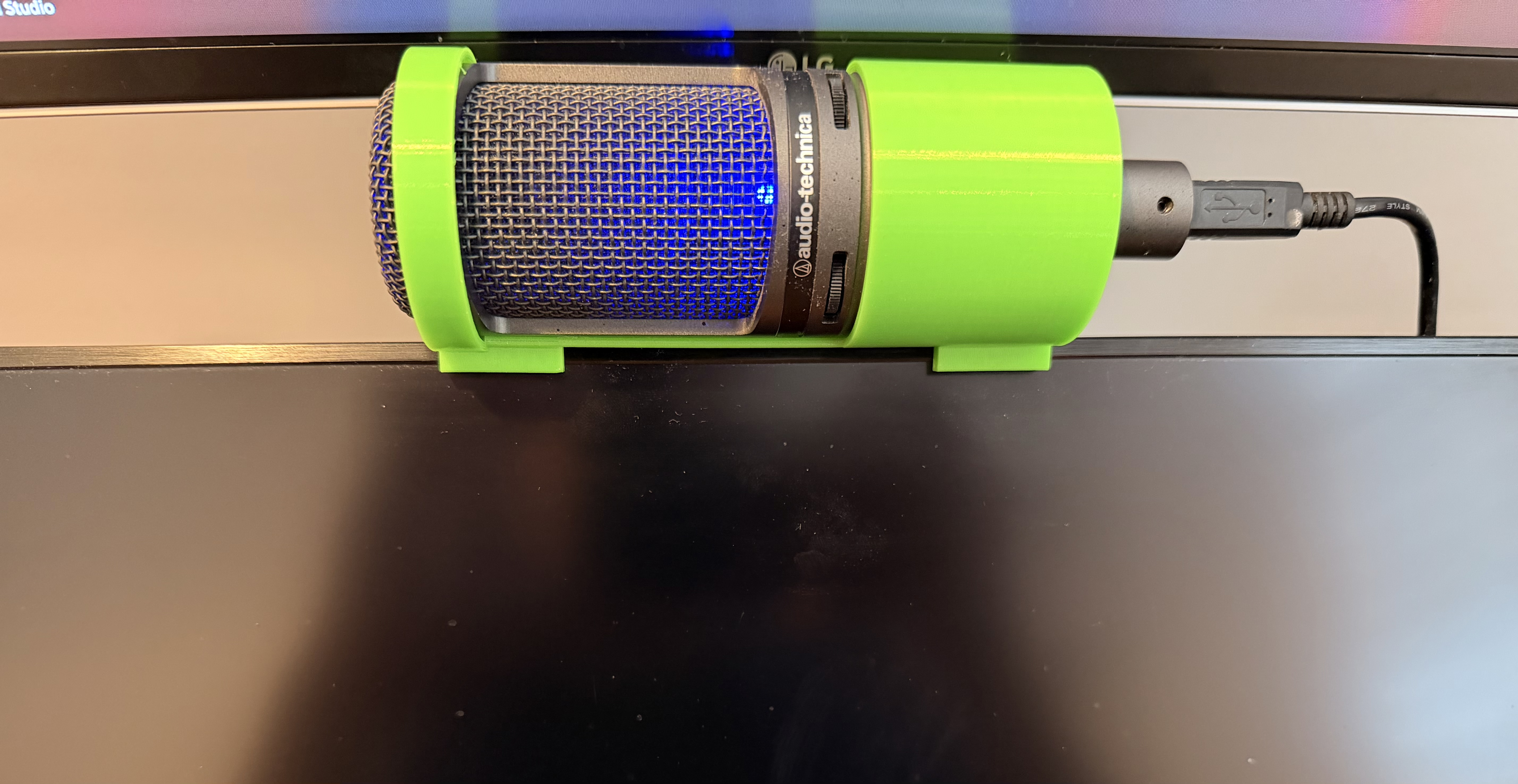 AT2020 Horizontal Monitor Mount