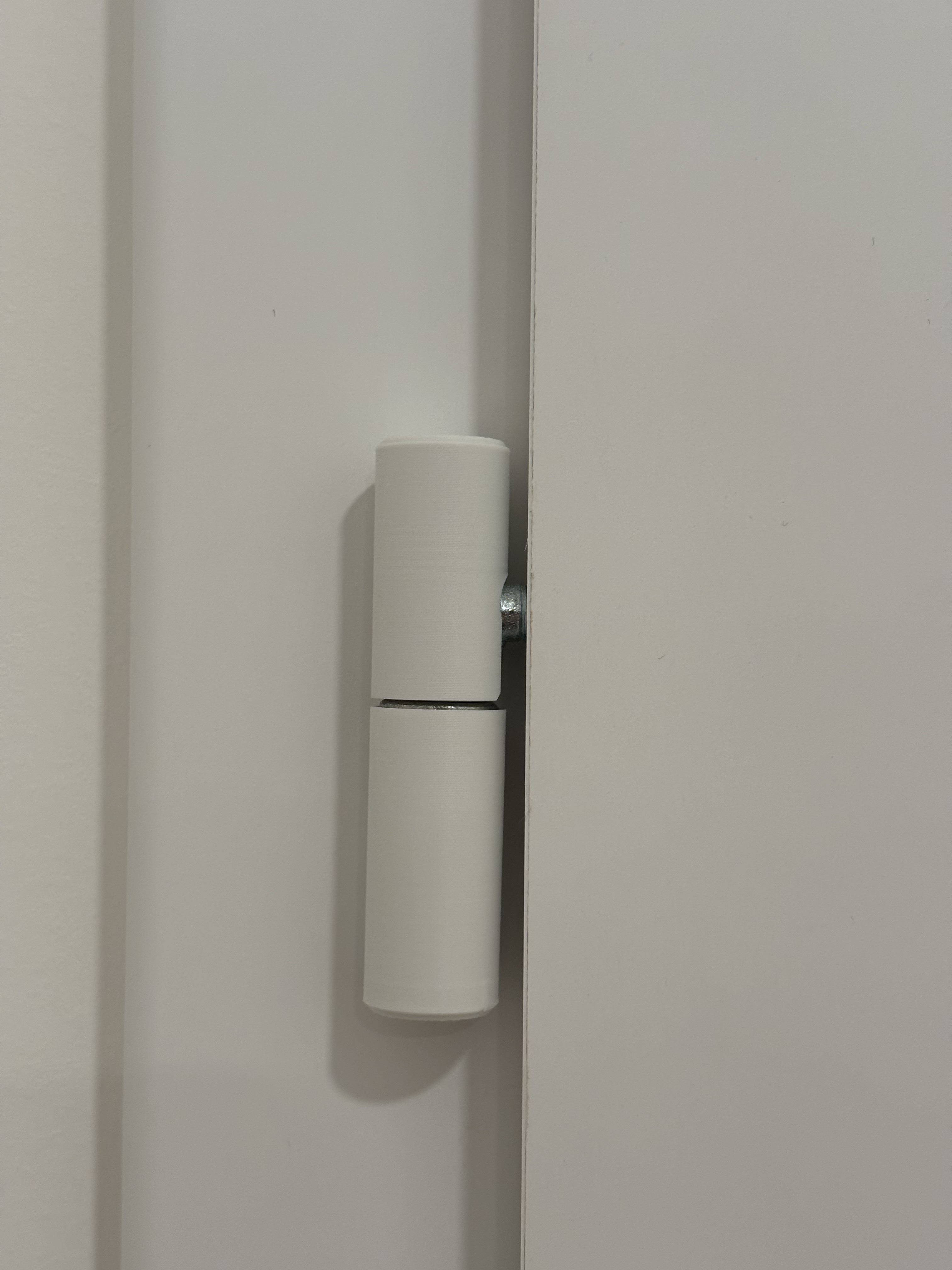 Door hinge cover