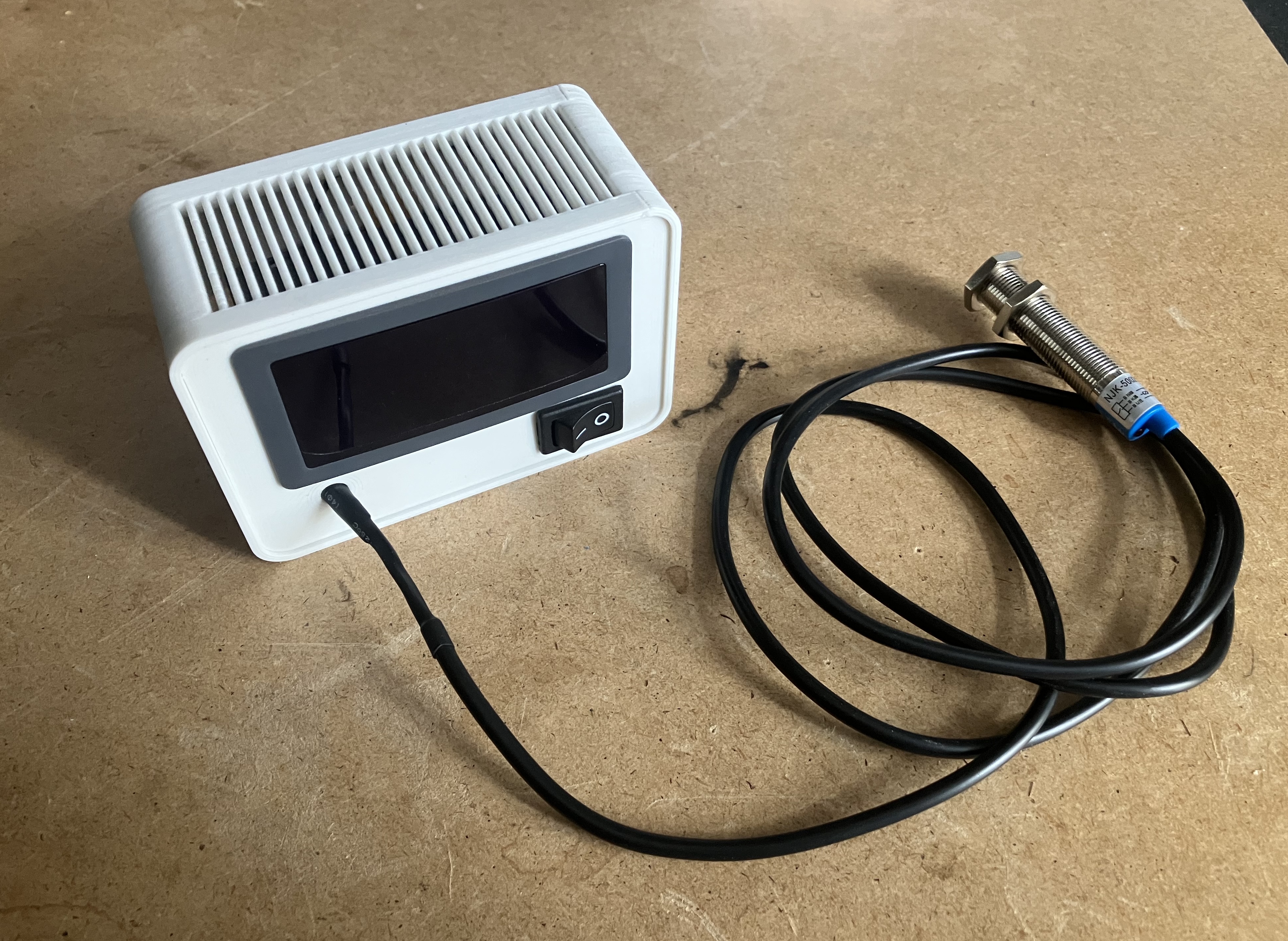 CF5135B-Z/CF5135C-Z Tachometer Display Box W/ Battery