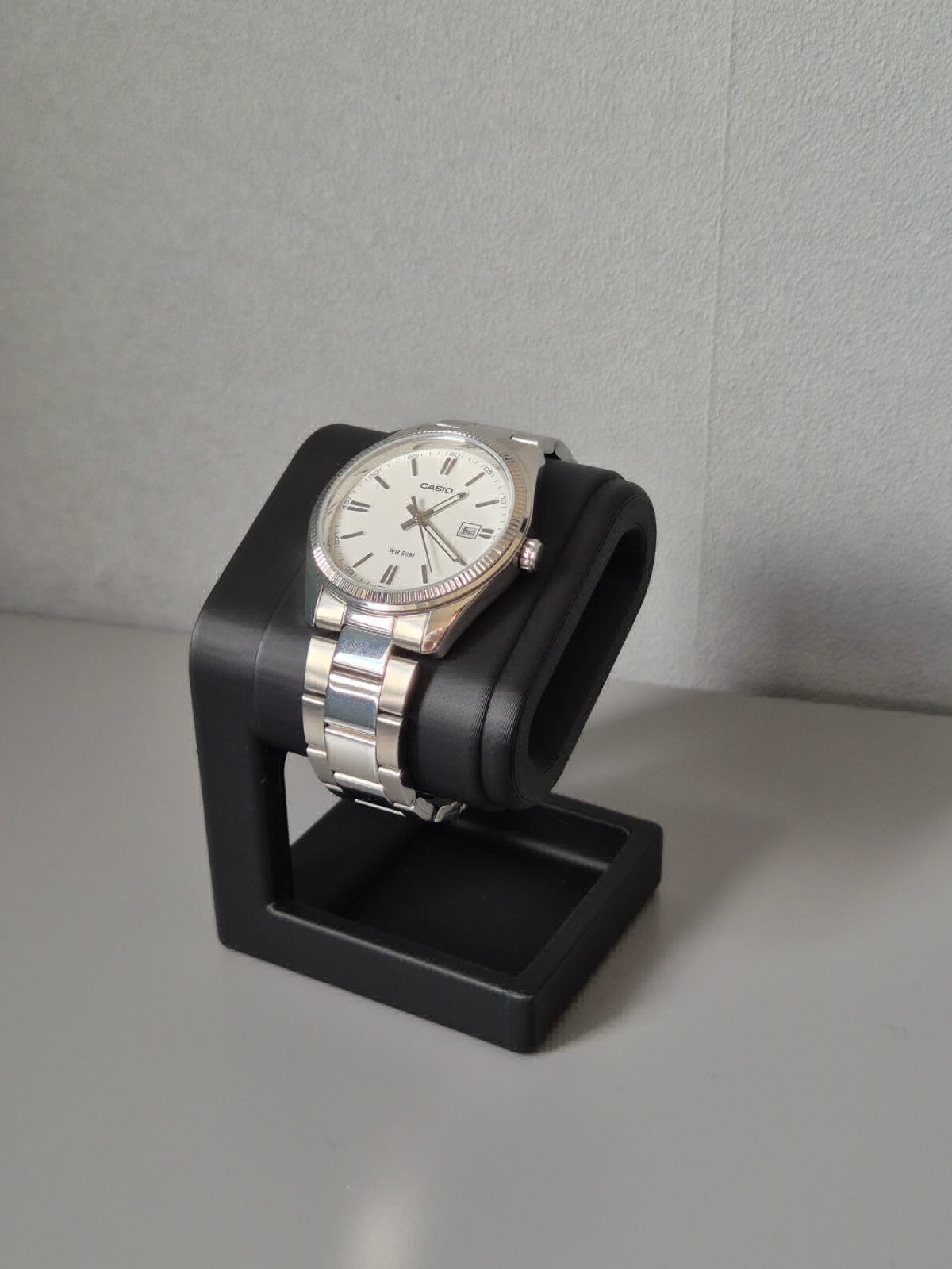 Eleganter und schlichter Uhrenhalter