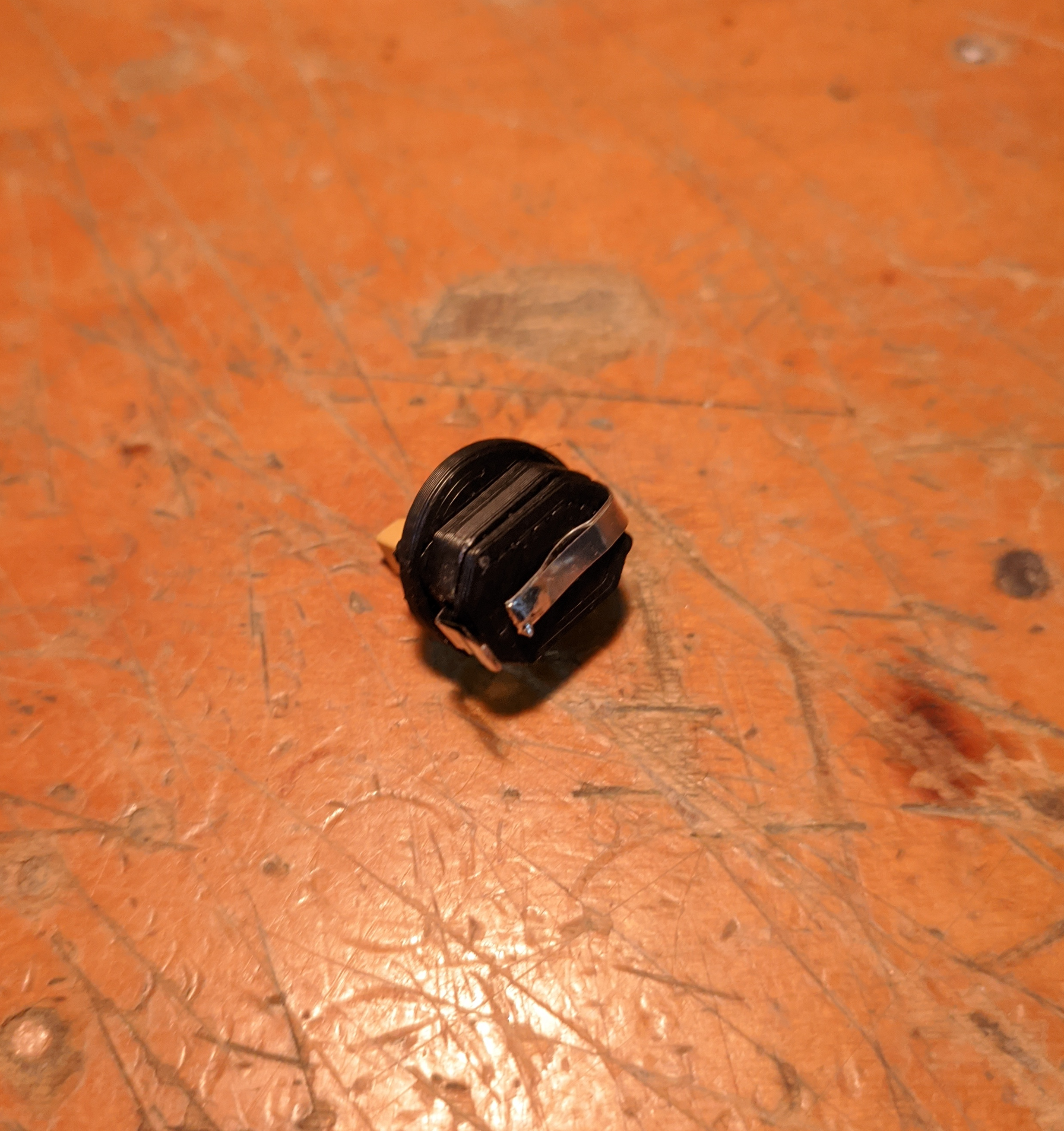 C8 Flashlight XT30 mod for remote switch — thumbnail 4
