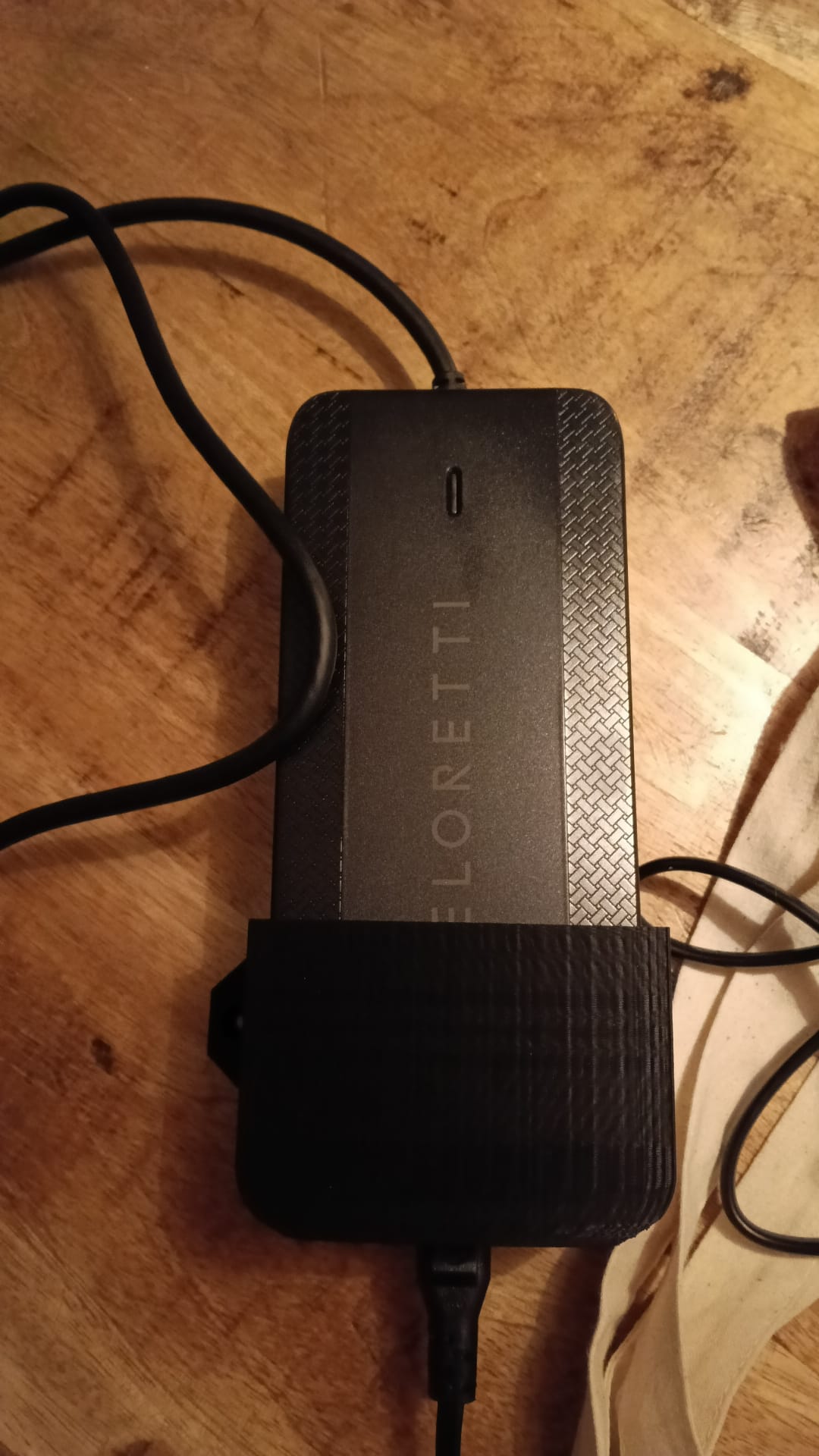 Veloretti charger wall holder