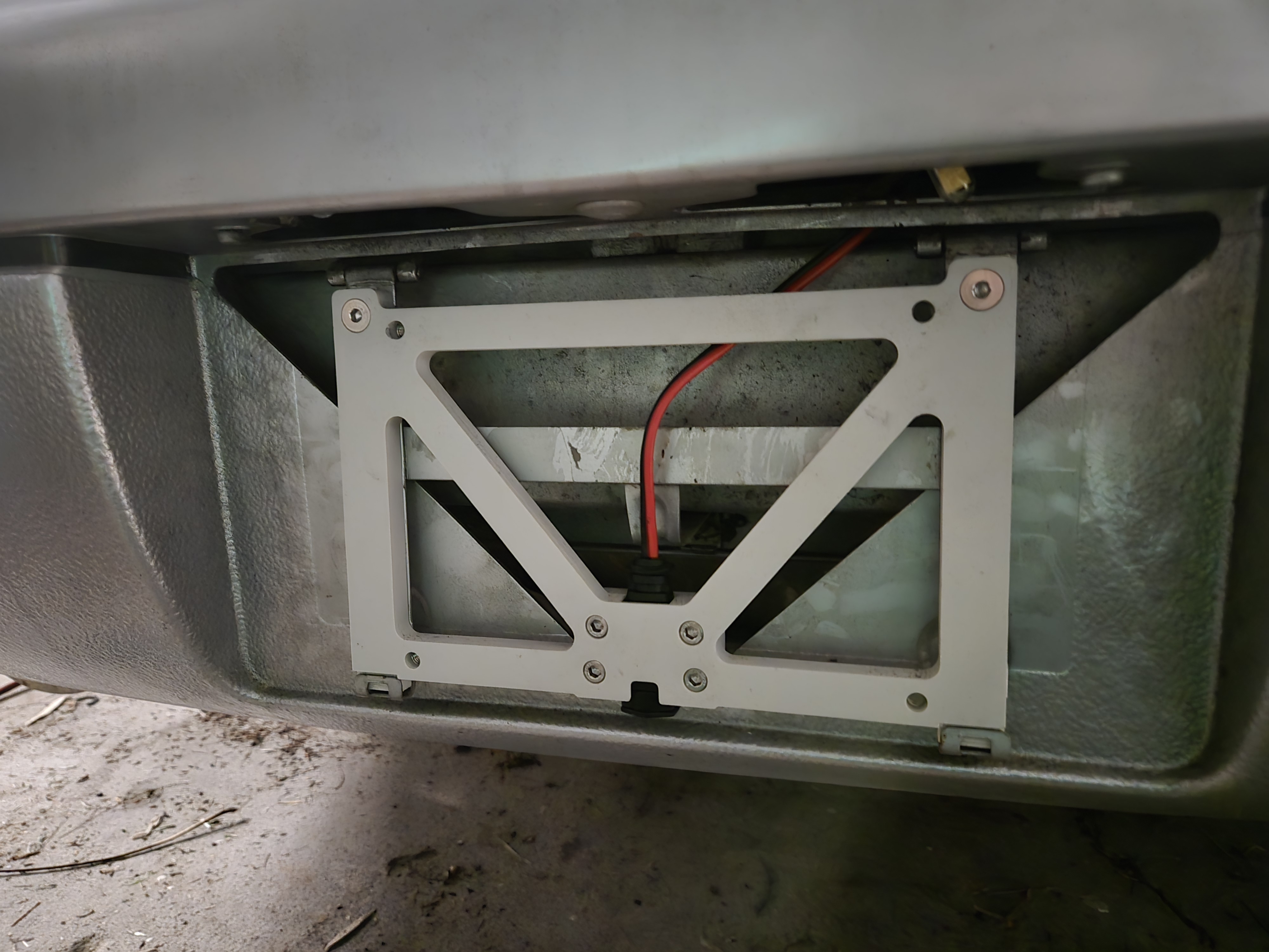 Z32 Nissan 300ZX JDM rear plate adapter & hidden battery tender connector
