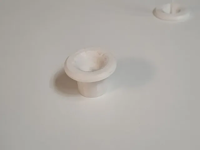 Wide funnel grommet for chipboard with 18mm thickness