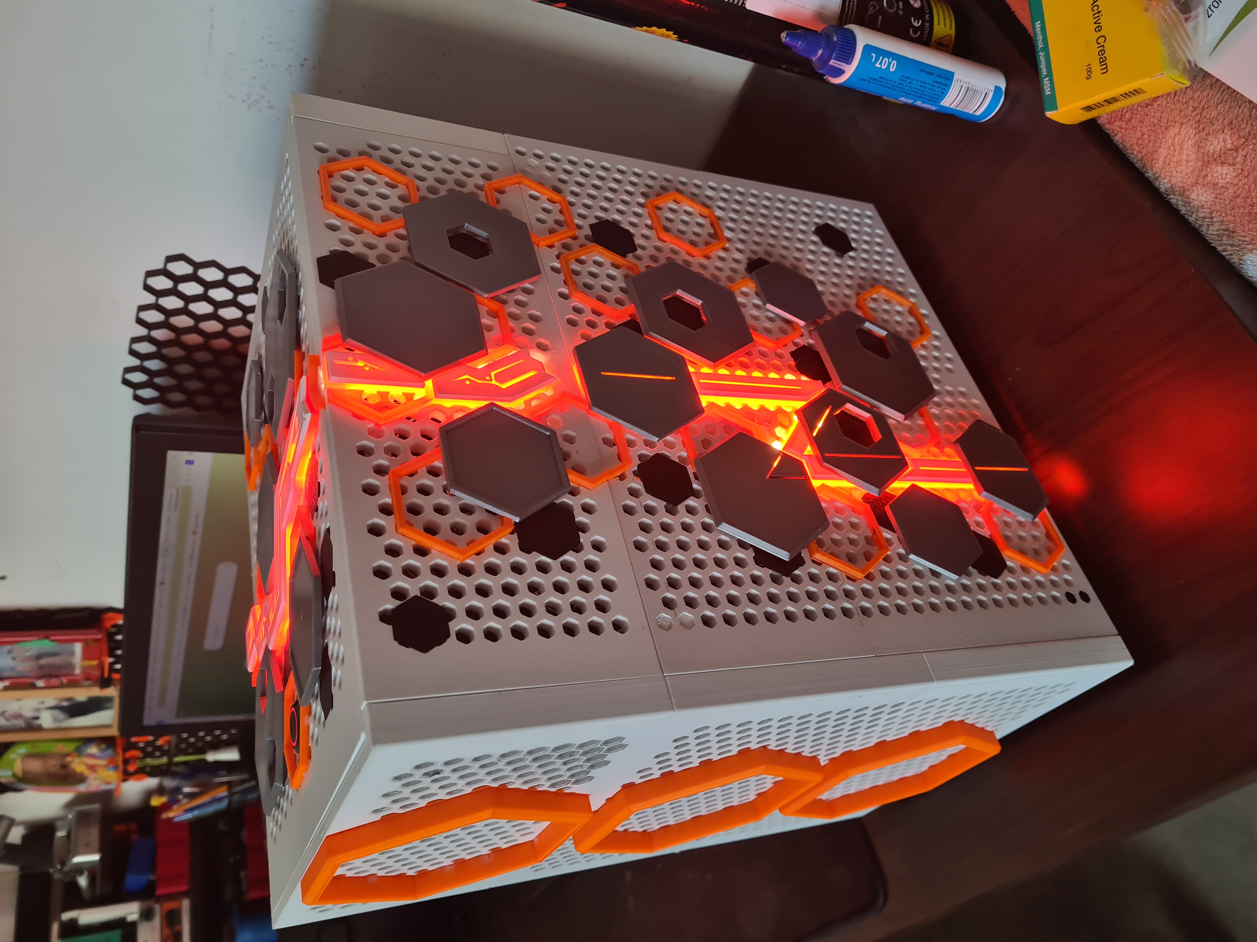 Miniatura 18 do modelo 3D mITX PC "Puzzle" Case