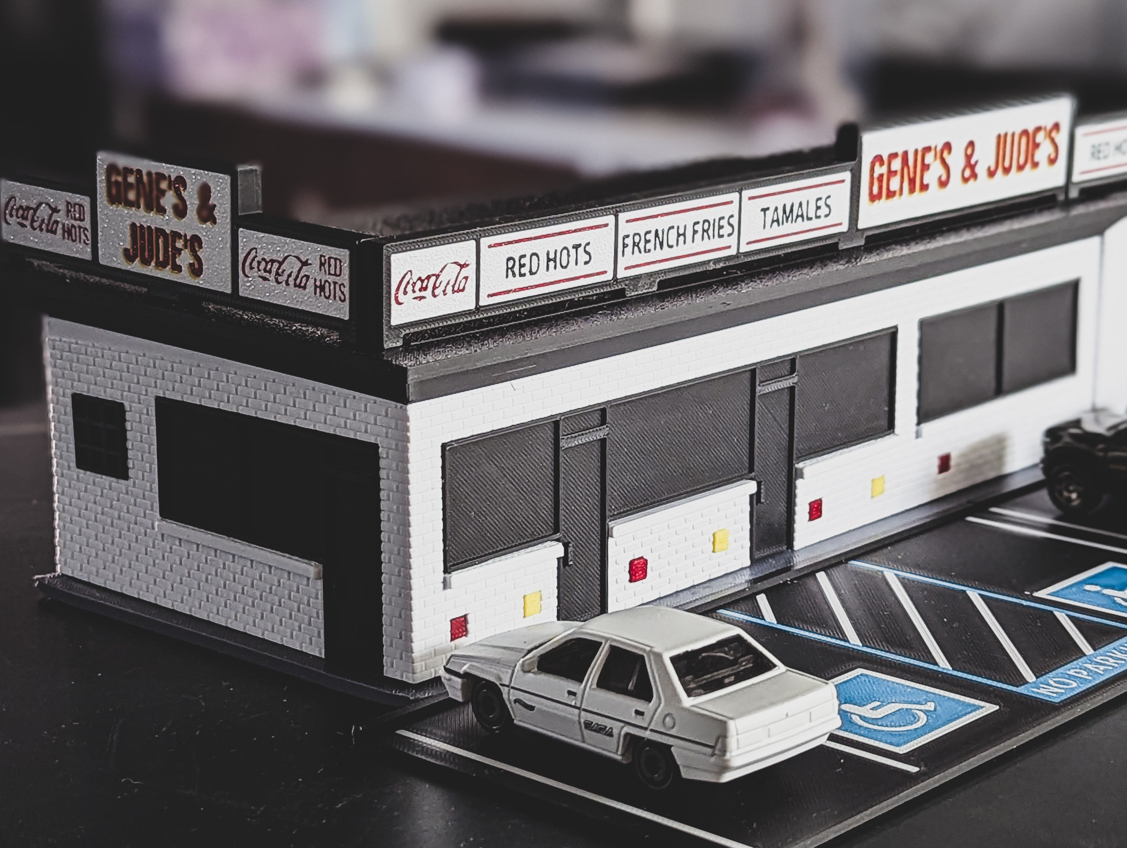 Gene & Jude's Hot Dog Stand - 1/64 Scale Diorama — thumbnail 10