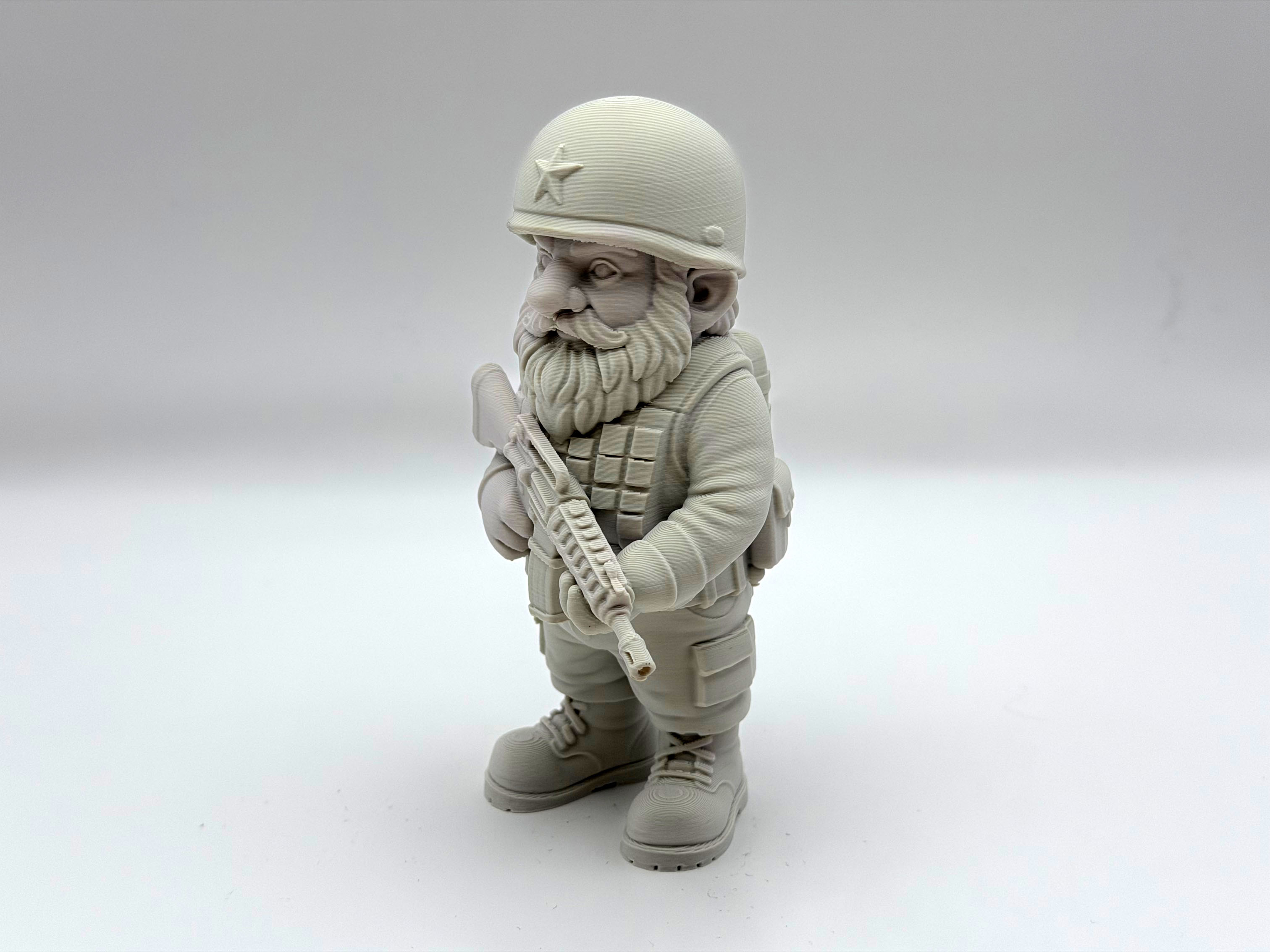 Miniatura 3 do modelo 3D Army Garden Gnome
