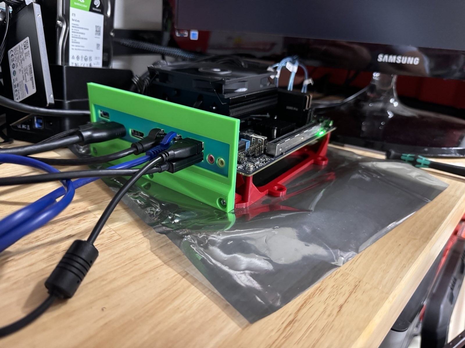 IO Panel - StoneStorm Q670 8-Bay NAS Mini-ITX Motherboard
