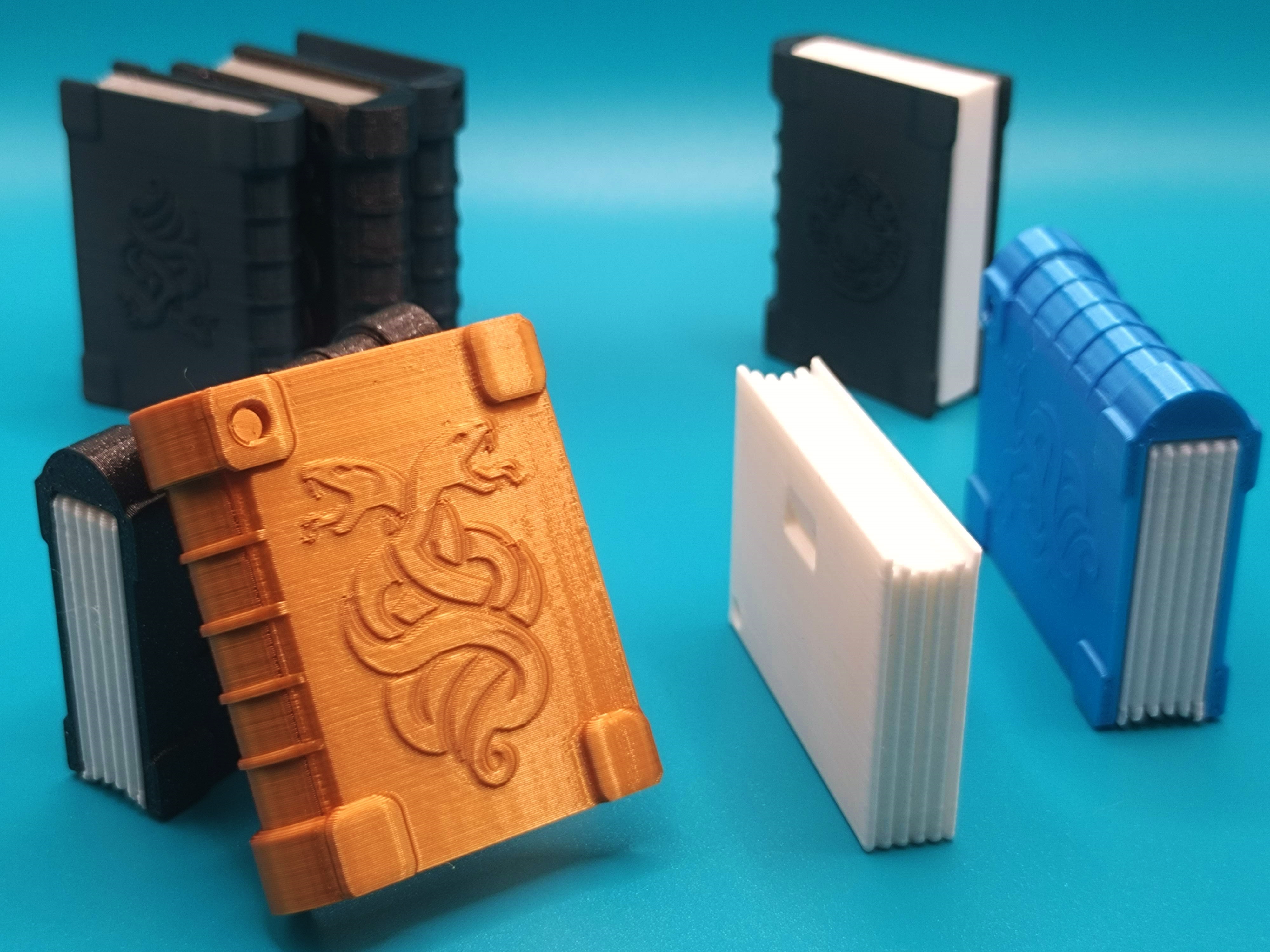 Miniatura 3 do modelo 3D OLD BOOK - keychain