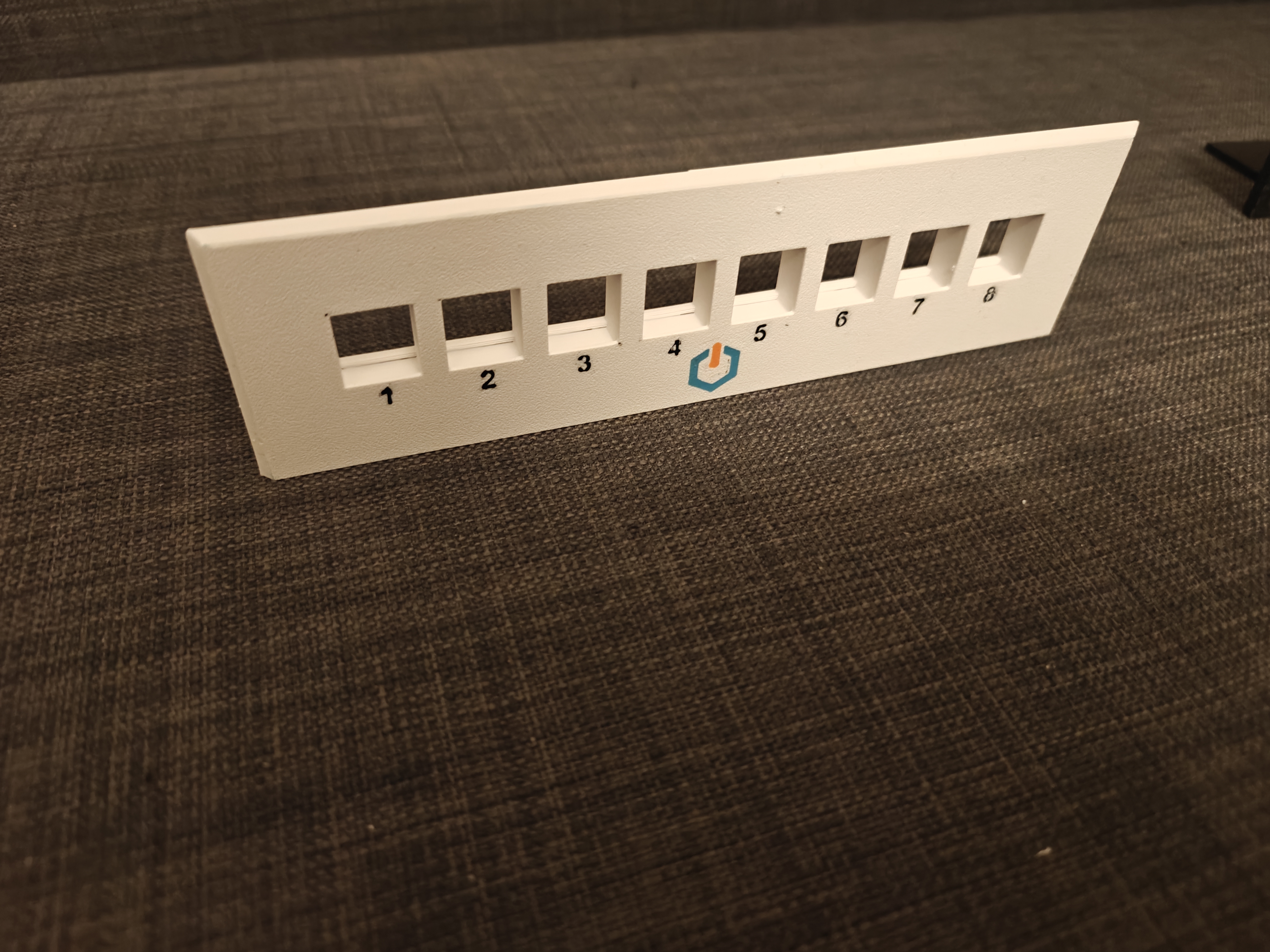 keystone patch pannel for wall mount/trunking