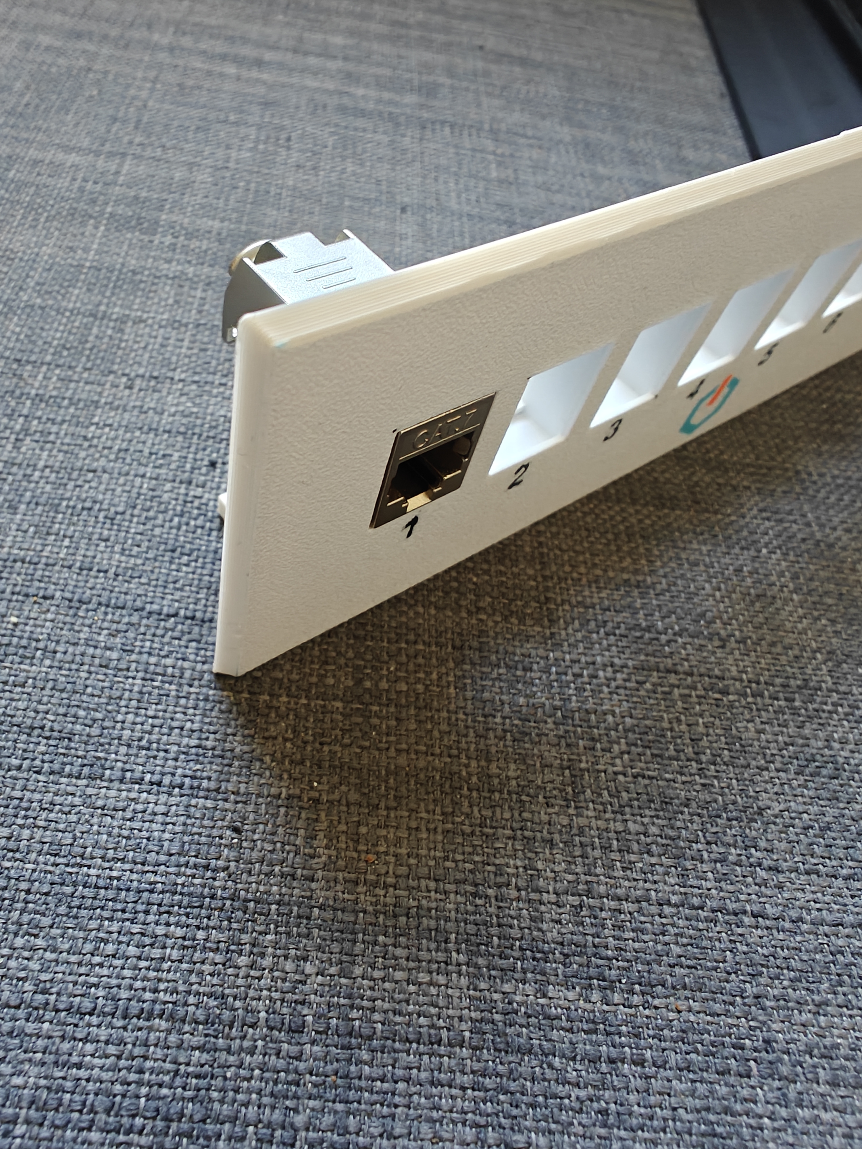 Miniatura 7 do modelo 3D keystone patch pannel for wall mount/trunking