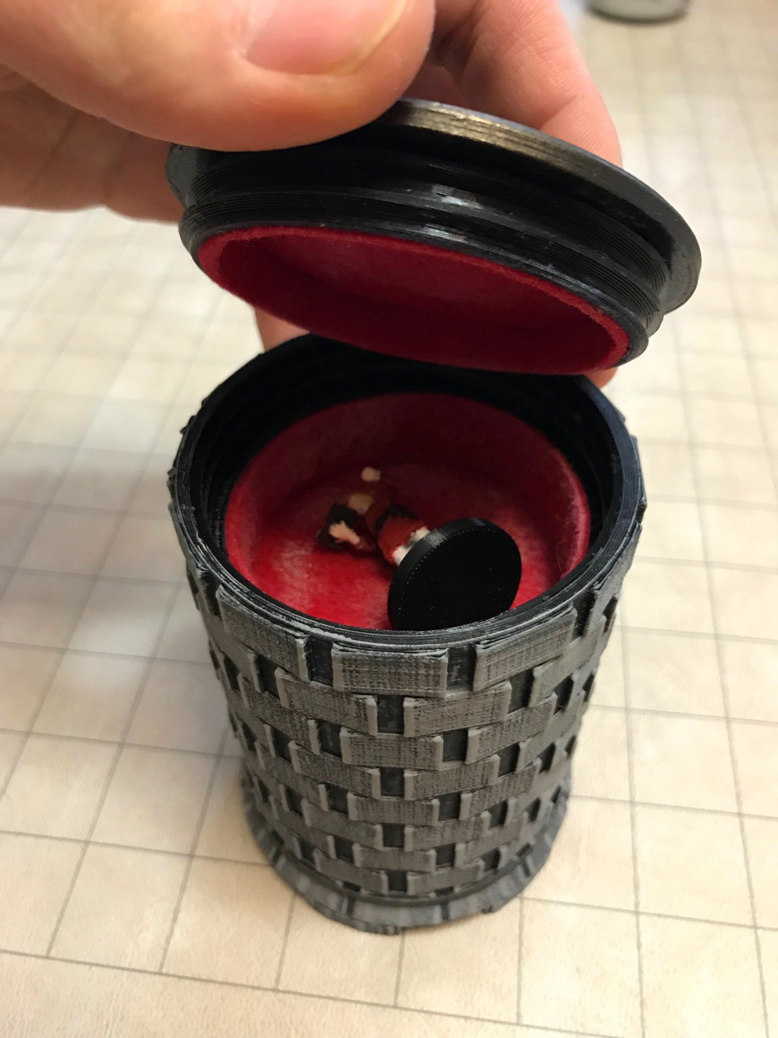 Miniatura 2 do modelo 3D Multipurpose D&D Dice Container