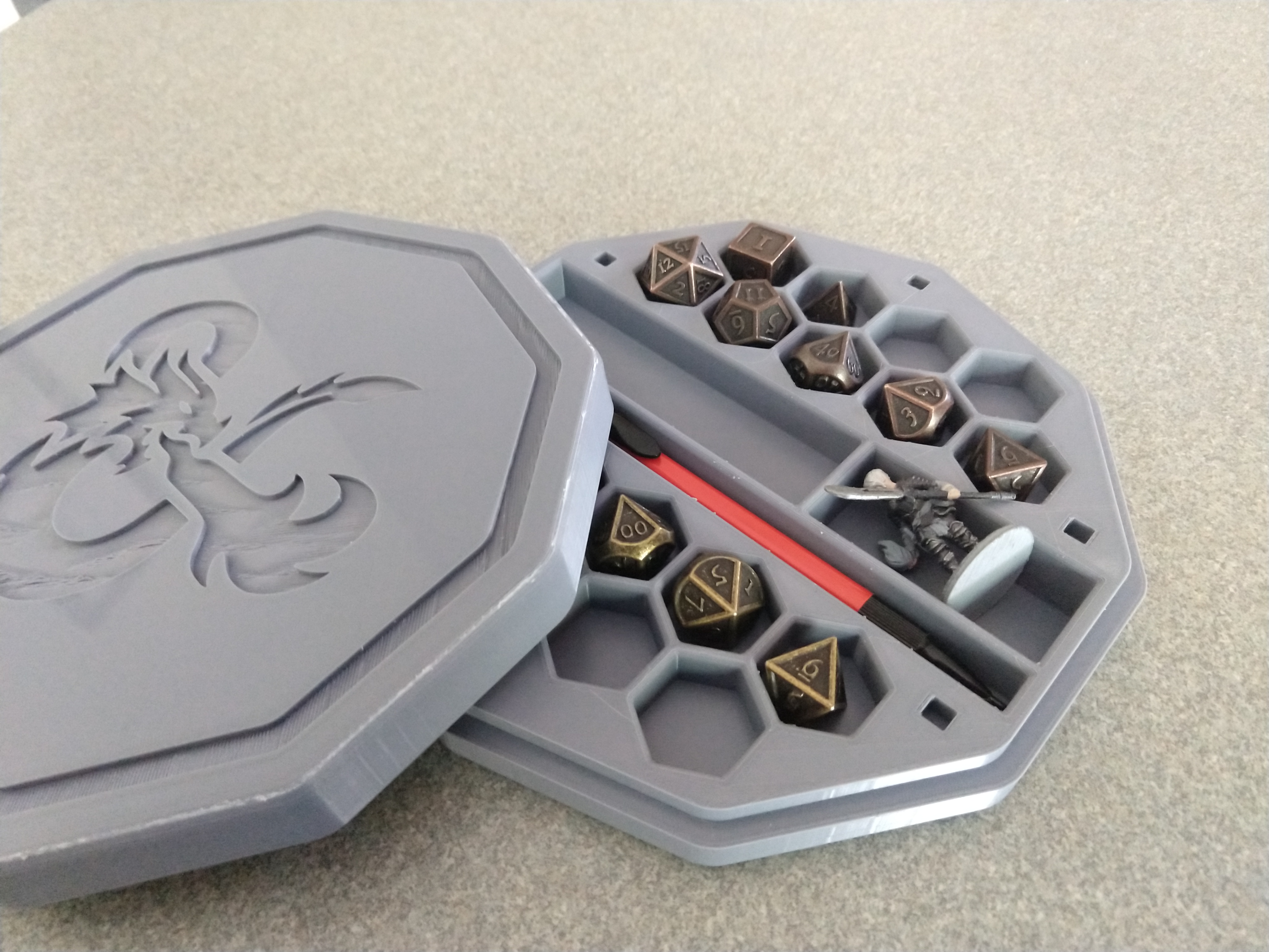 Dice Box n Tray with d&d logo