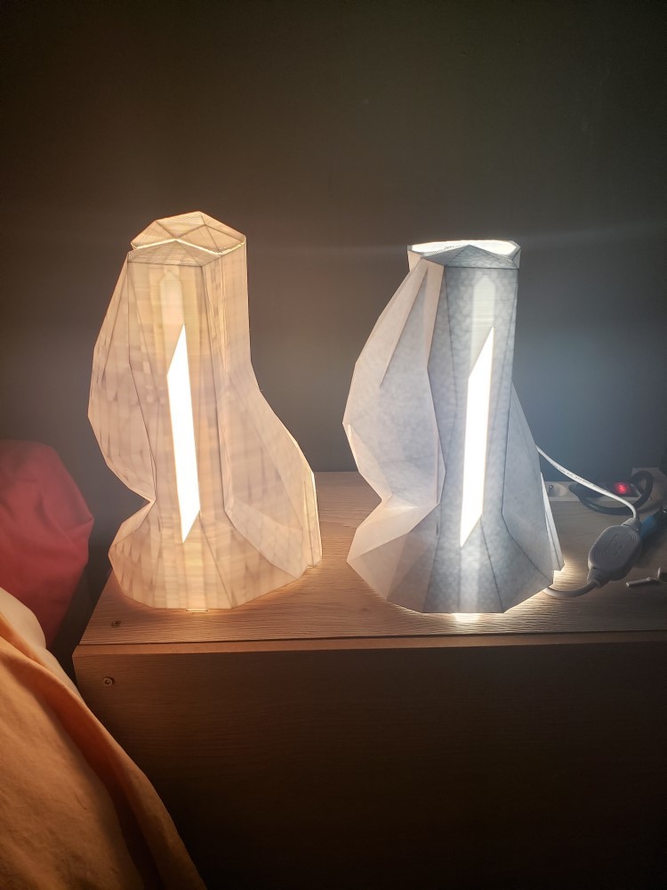 Miniatura 2 do modelo 3D LowPoly bedside table lamp
