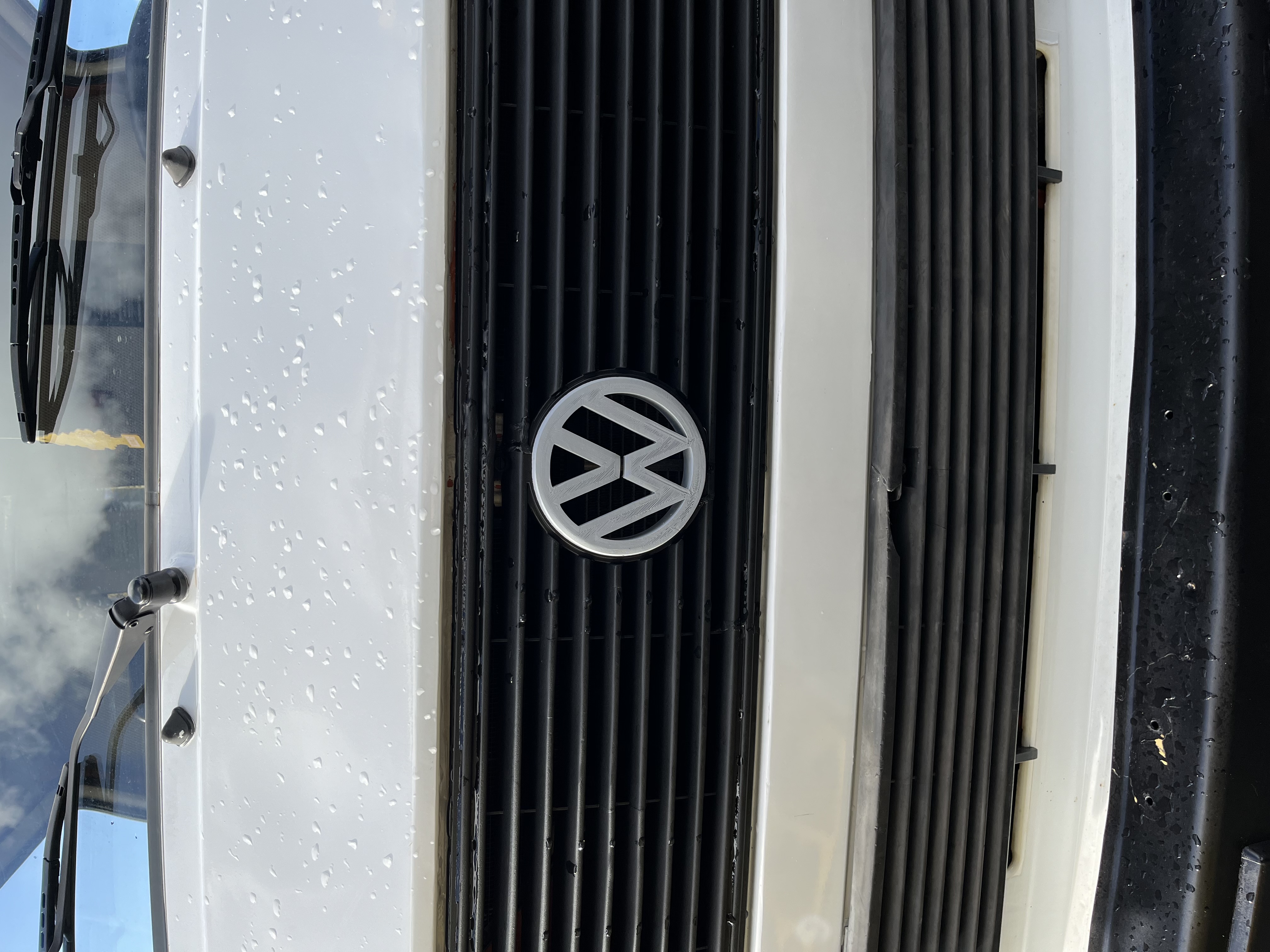 VW Transporter T3 front emblem