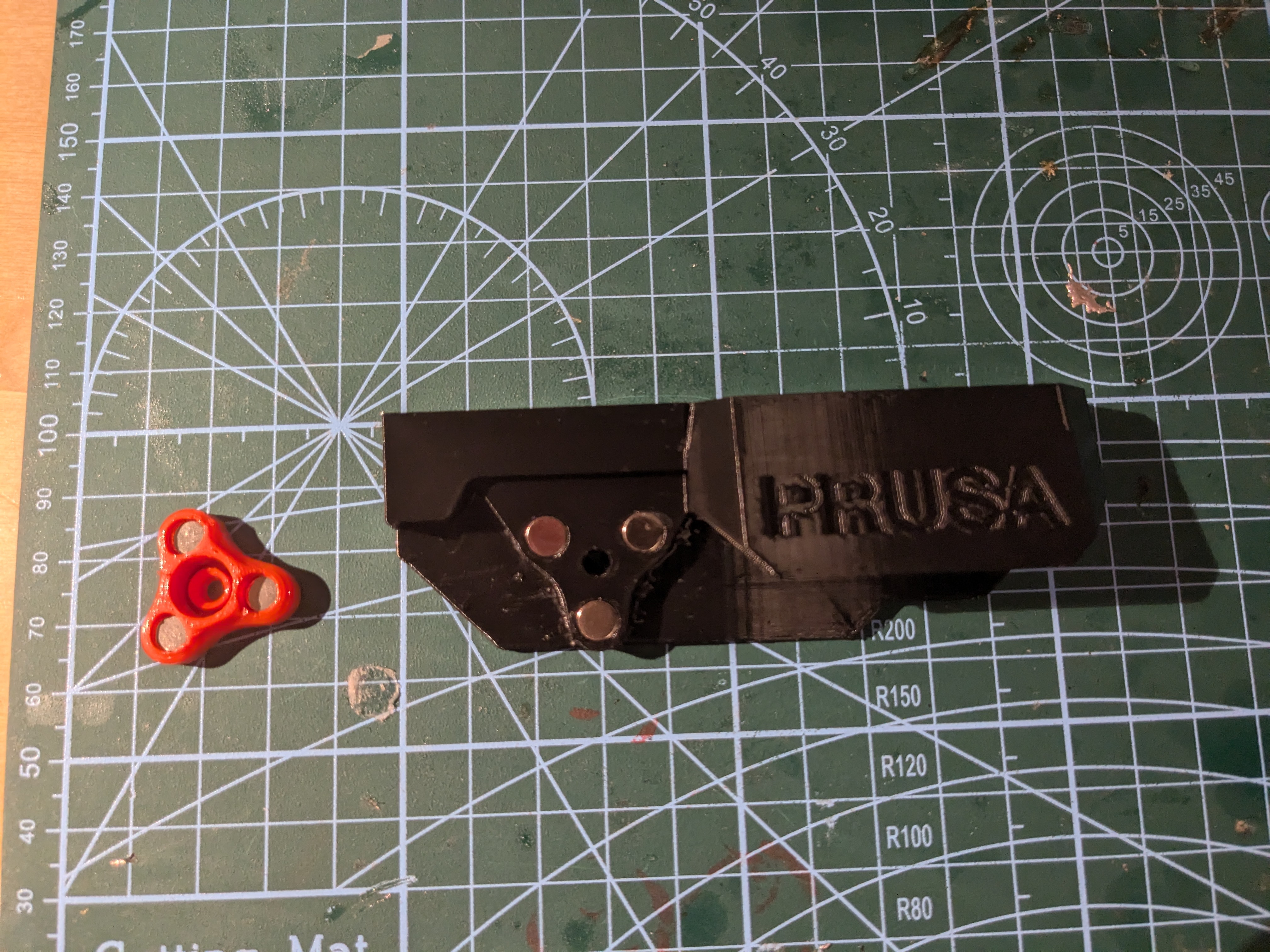 Prusa Mini Enclosure Door Handle with PTFE Magnetic Coupler — thumbnail 5