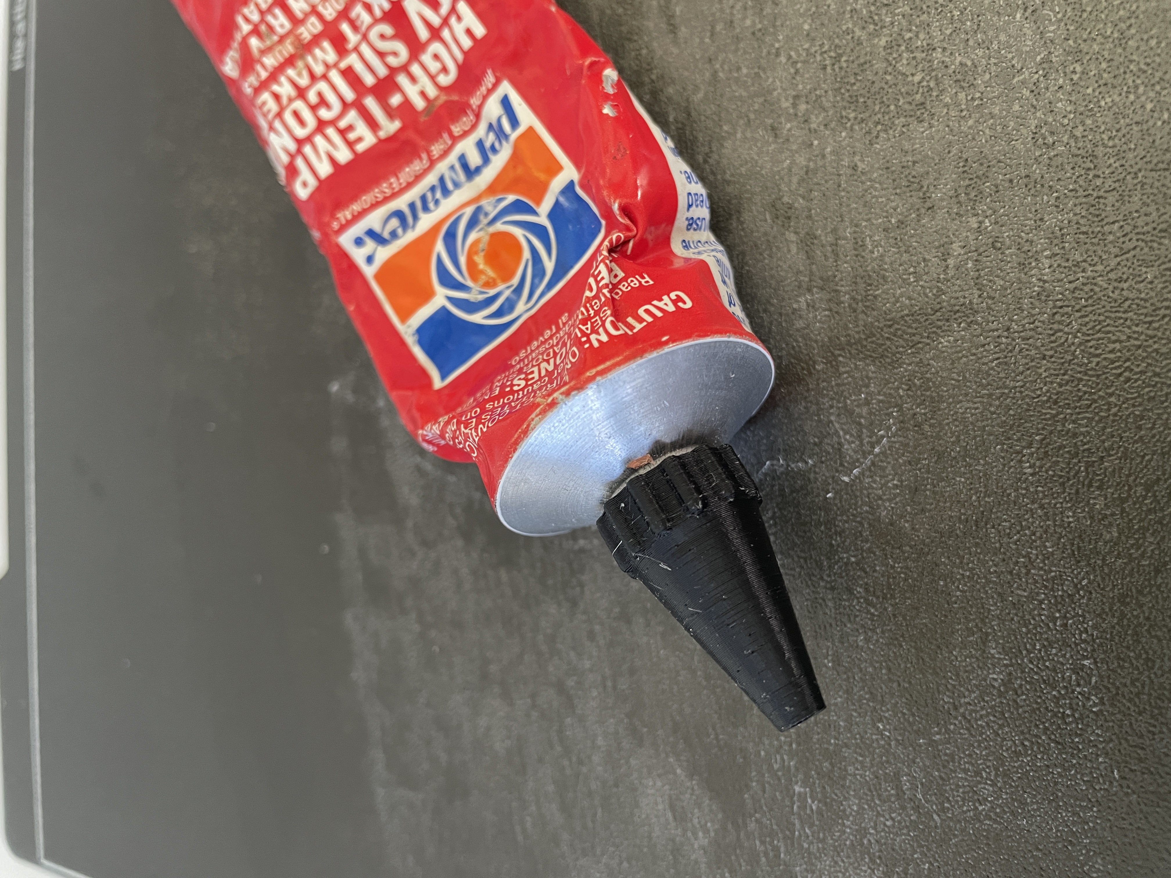 RTV nozzle and cleaner