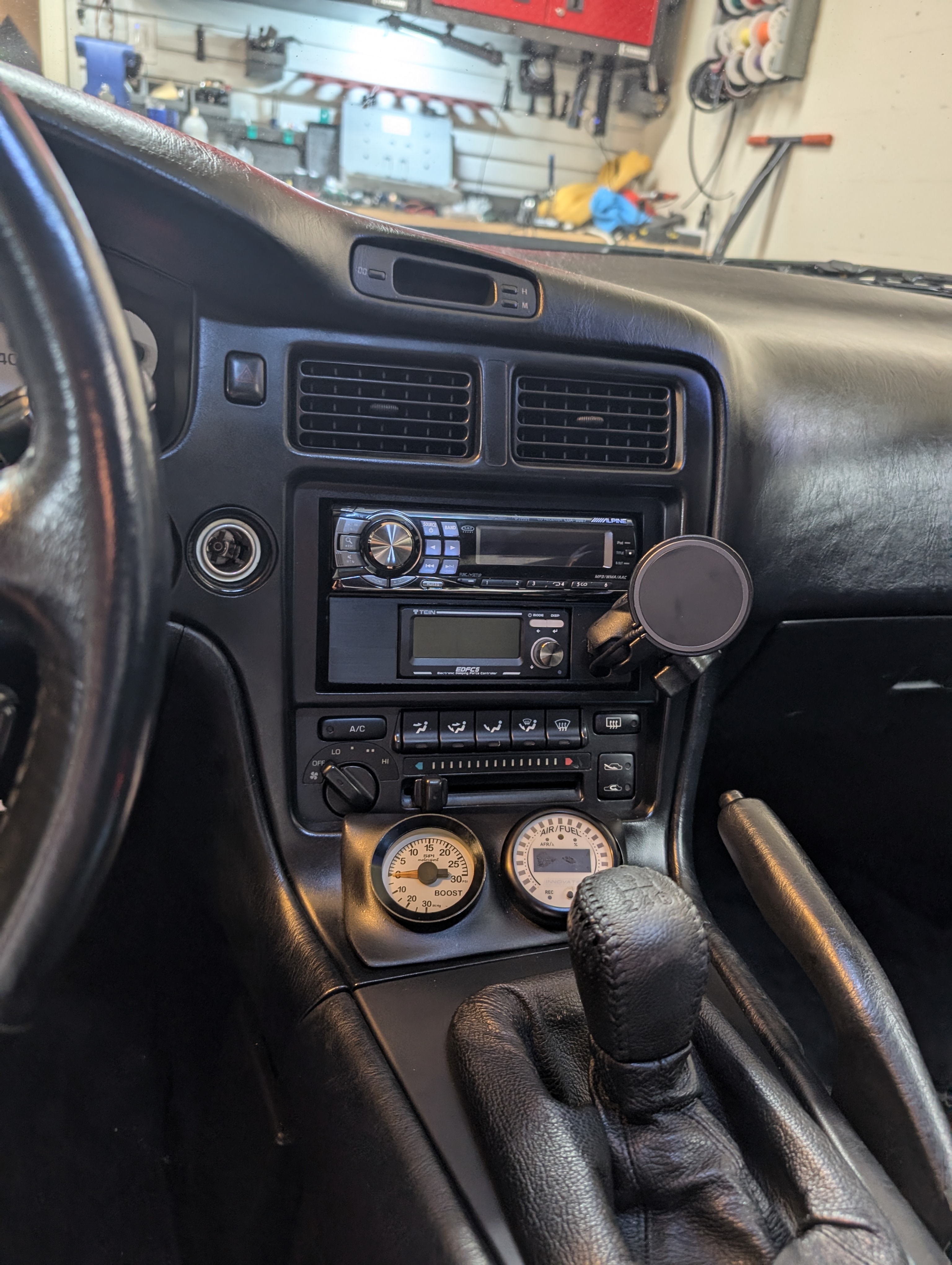 Single DIN Dash Mount for Tein EDFC5 Controller and Ram Mount phone charger