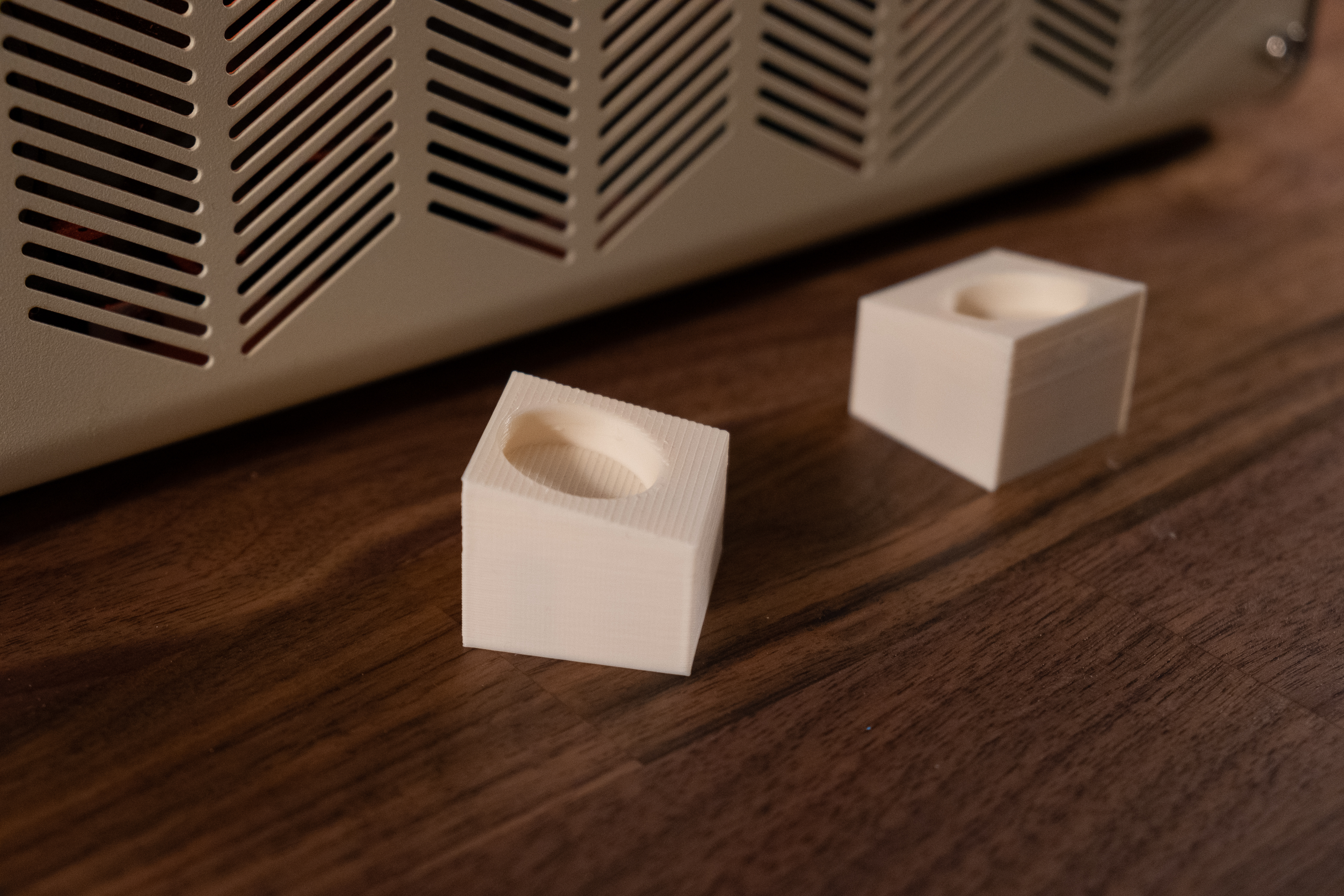 THR10 angled foot risers — miniatura 3