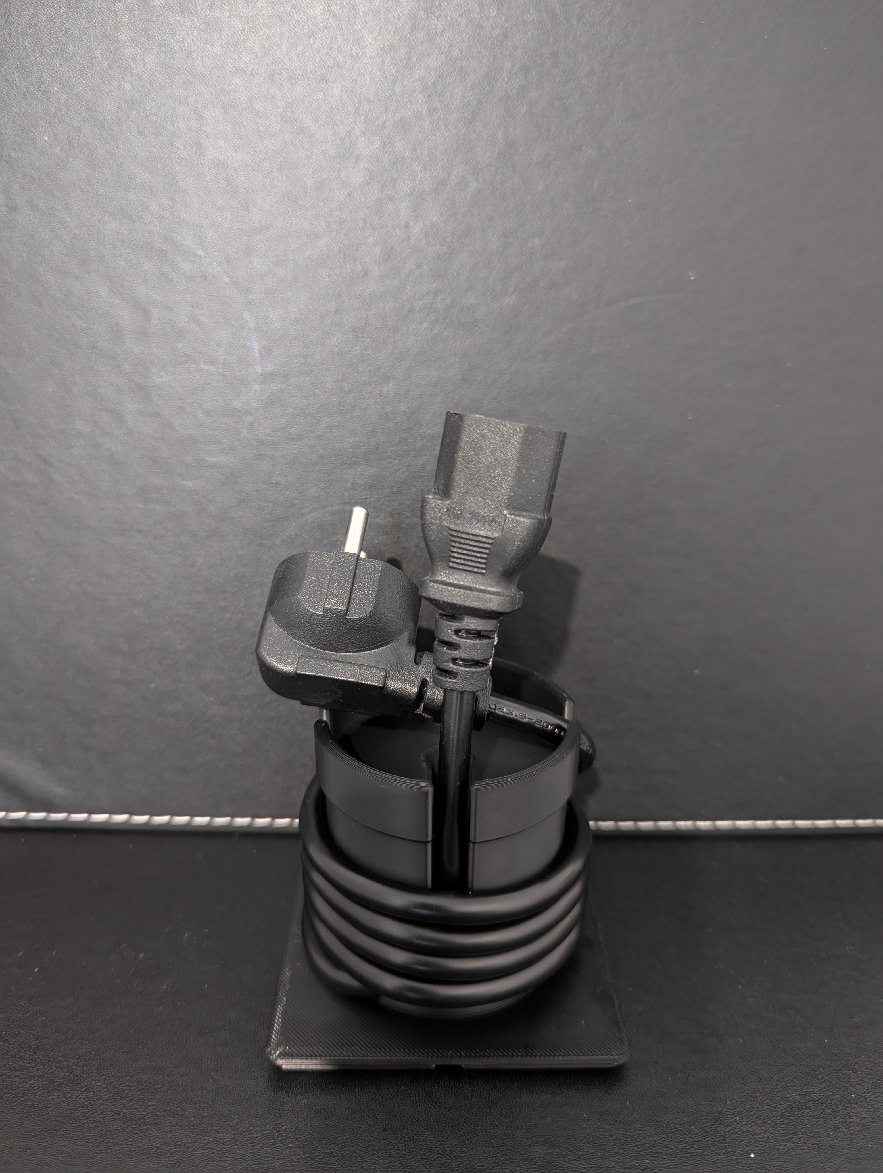 Miniatura 2 do modelo 3D Gridfinity Cable Bobbin