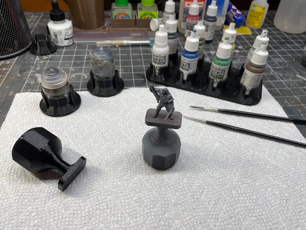 Tabletop Model Paint Handle... Thingy