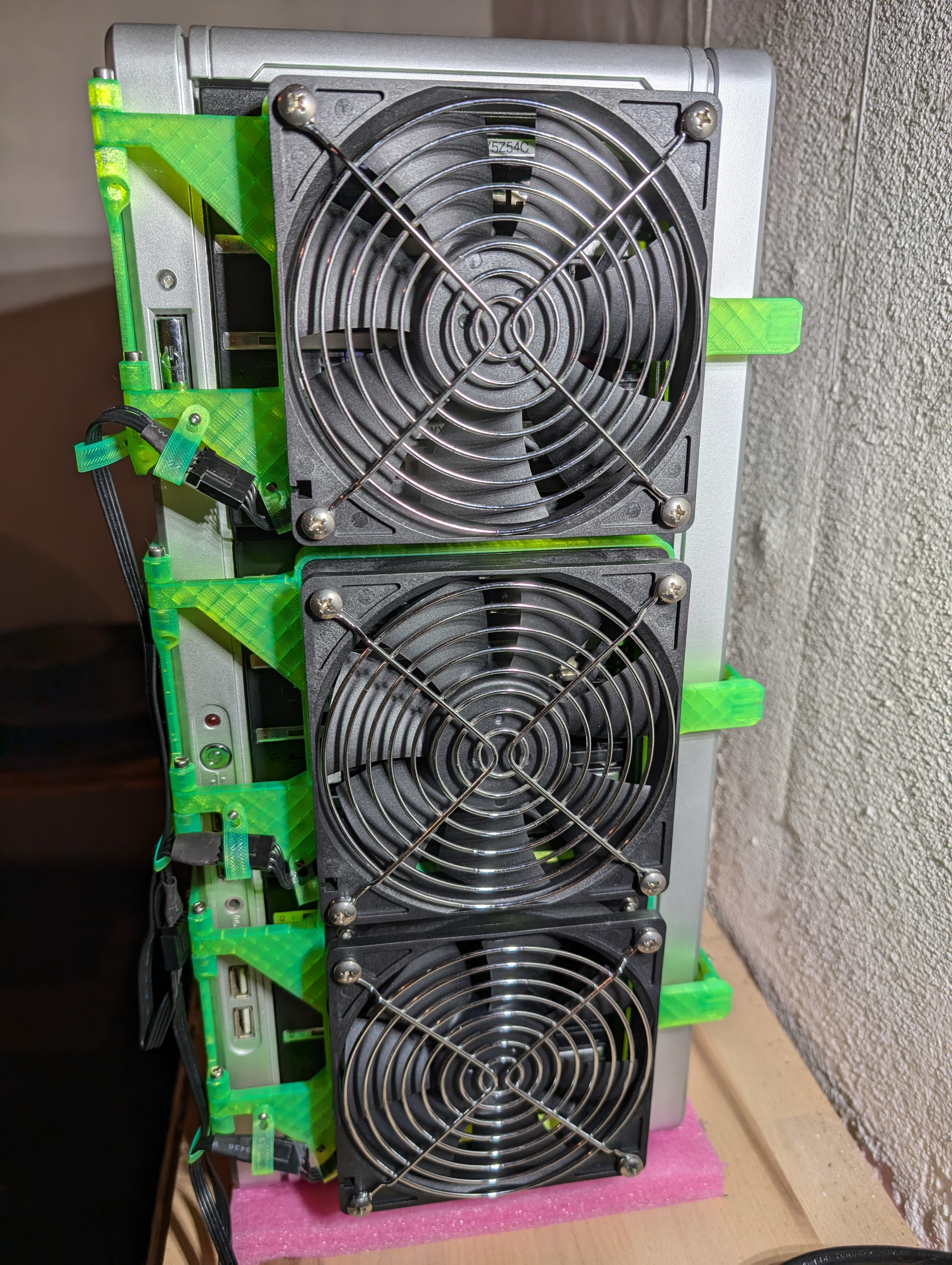 PC Enclosure 120mm Fan Holder
