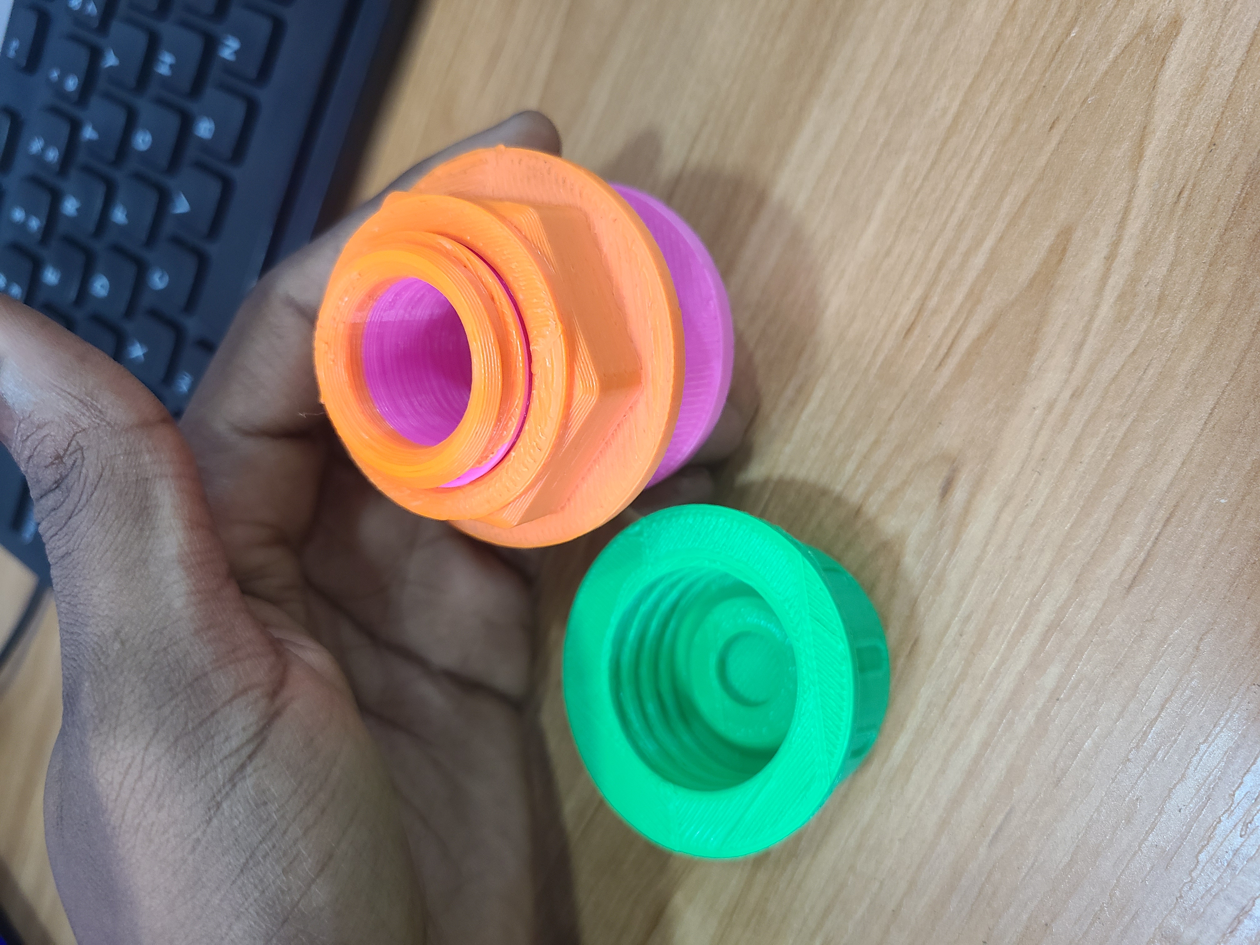 Threaded bulkhead fitting