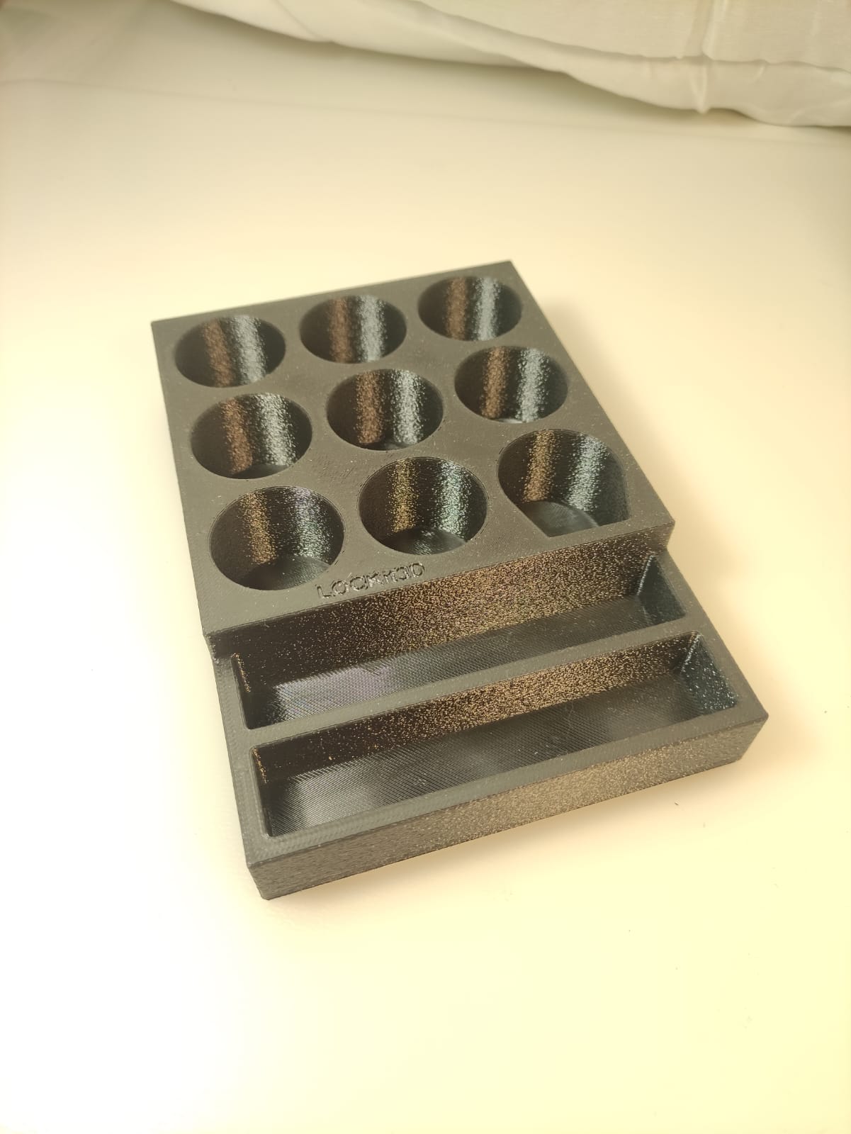 Desktop longfill e-cigarette bottle parametric stand | long fill | optional rubber pads placement | remix for Drag H/M/Q/S/X series