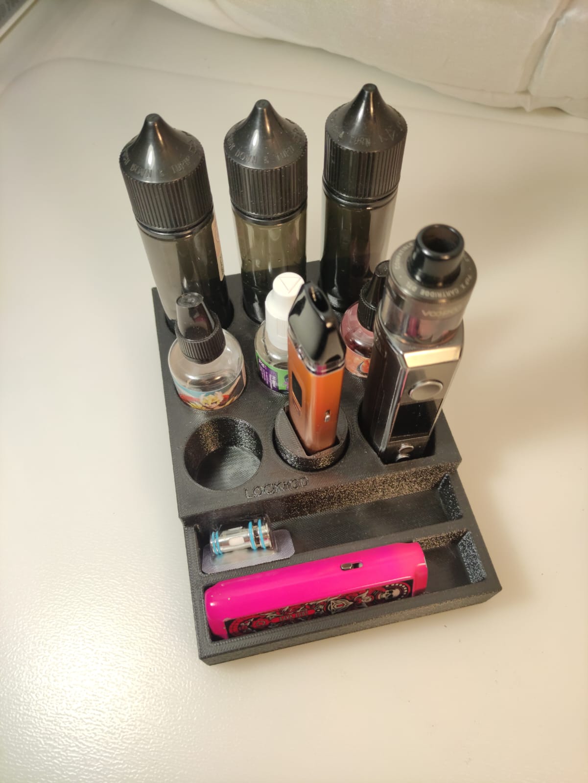 Desktop longfill e-cigarette bottle parametric stand | long fill | optional rubber pads placement | remix for Drag H/M/Q/S/X series — miniatura 3