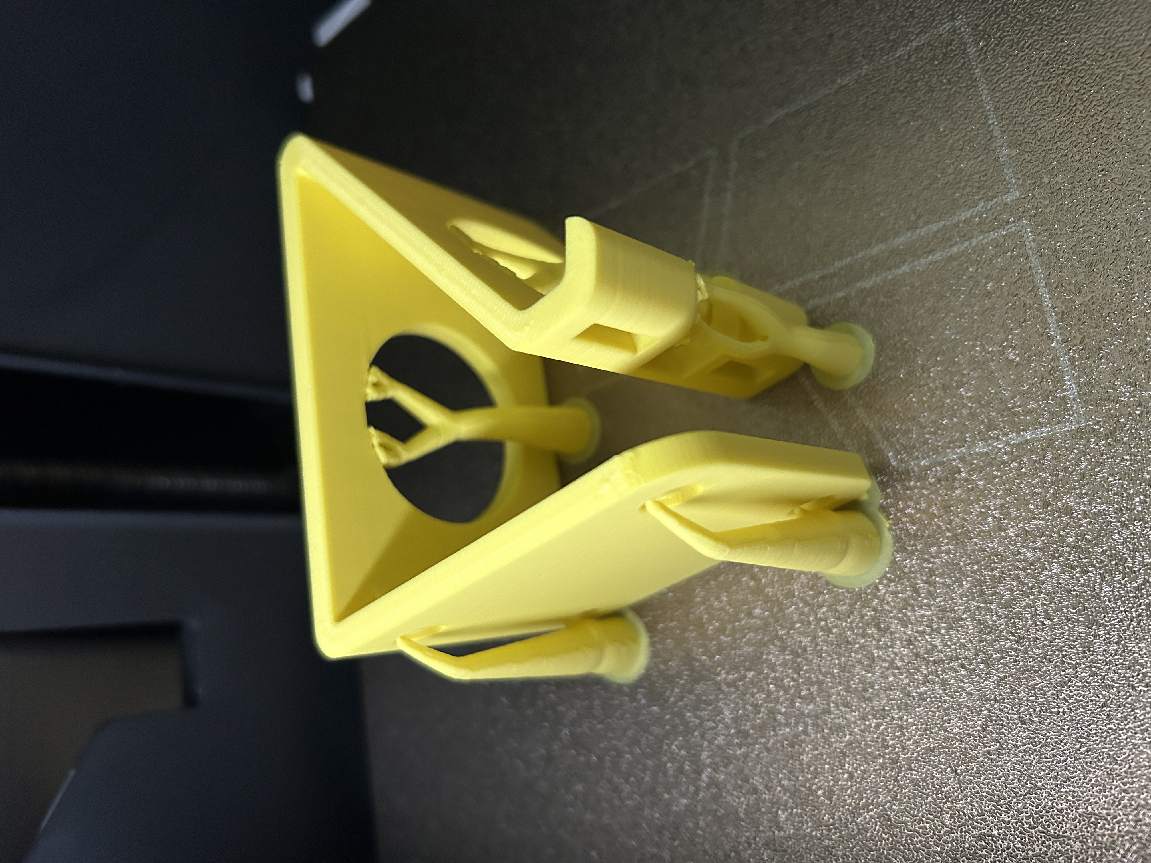 Simplistic Phone Stand — thumbnail 3