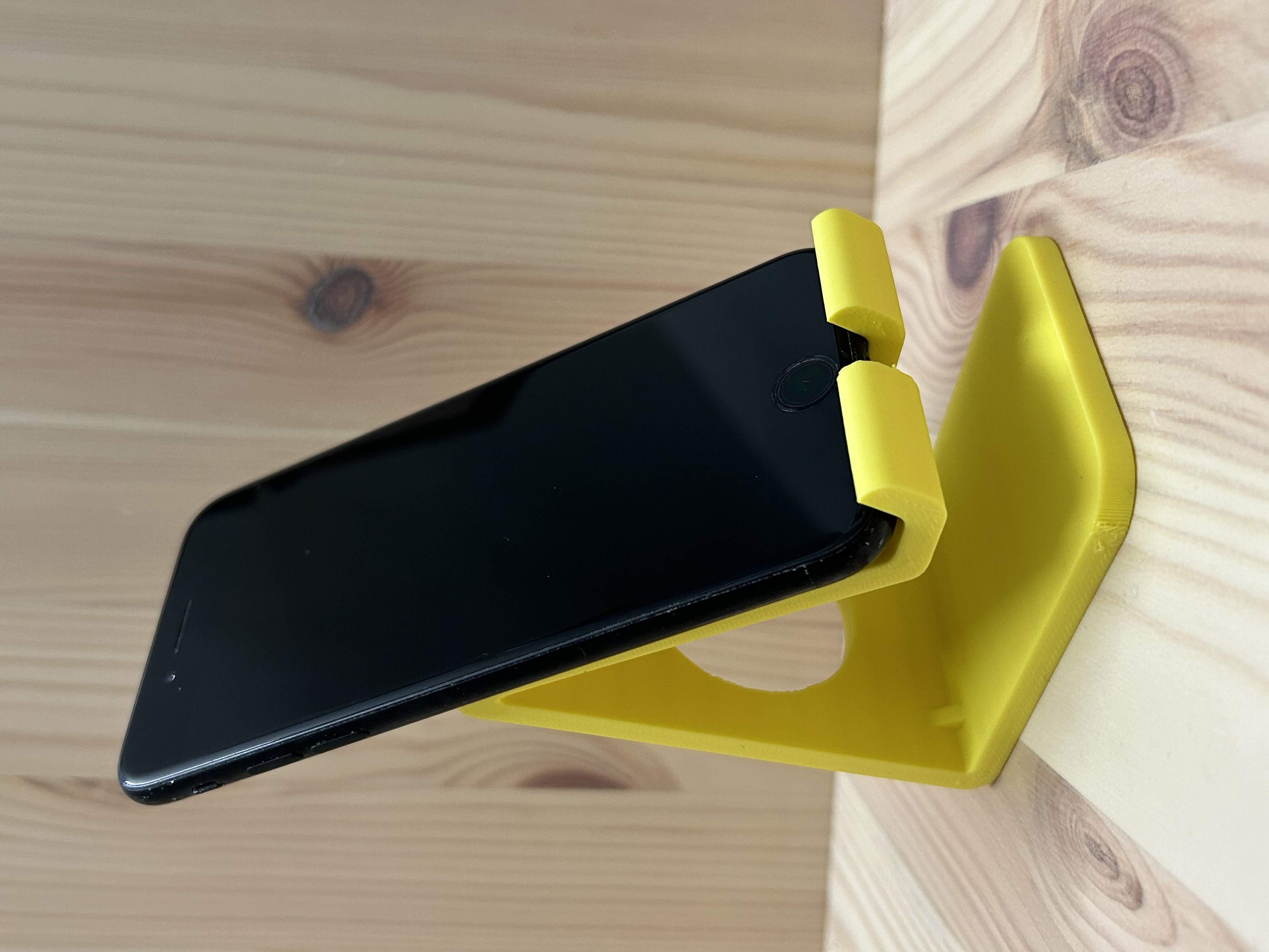Simplistic Phone Stand — thumbnail 4
