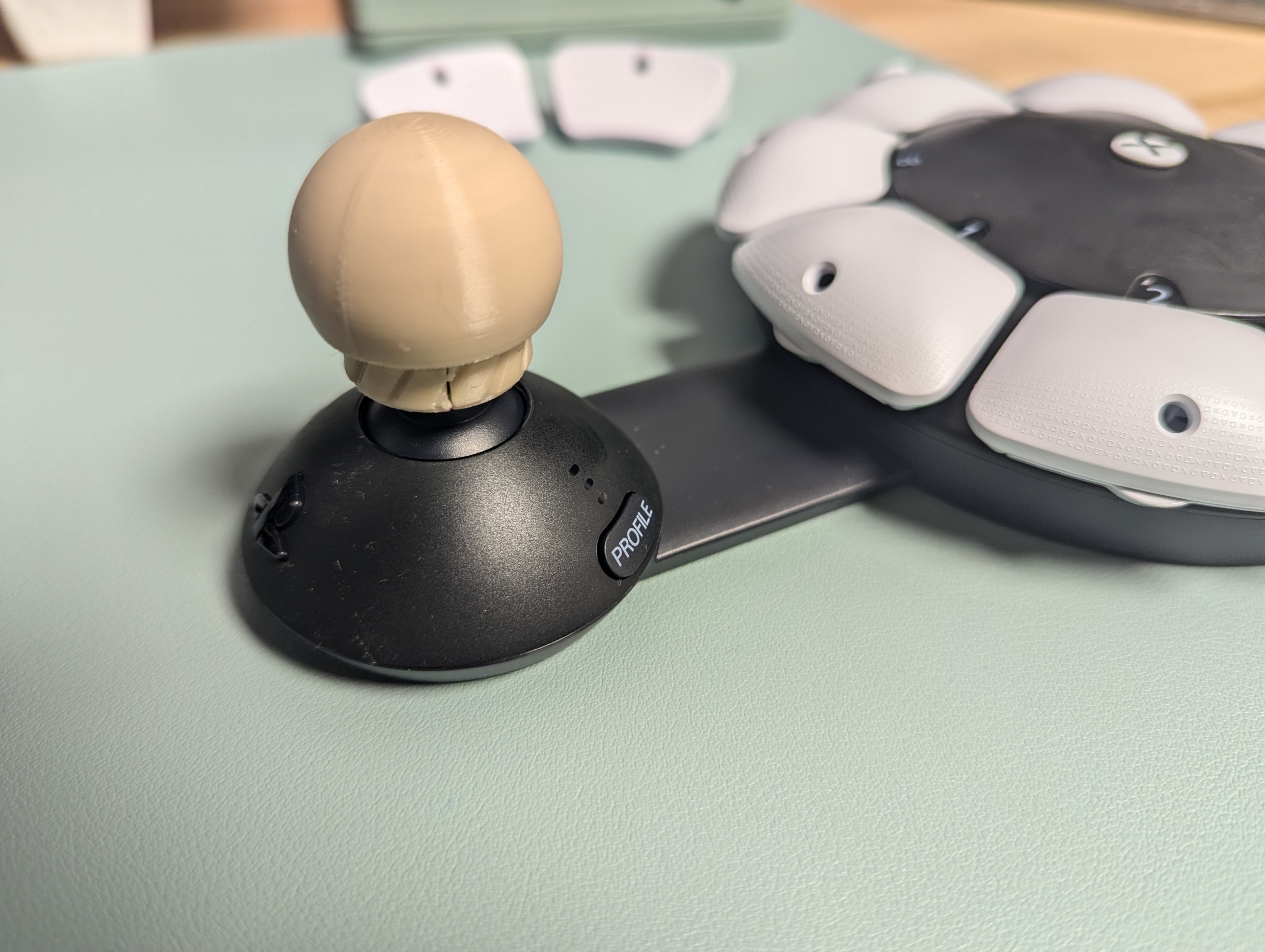 Thumbstick topper system for multiple controllers — thumbnail 8