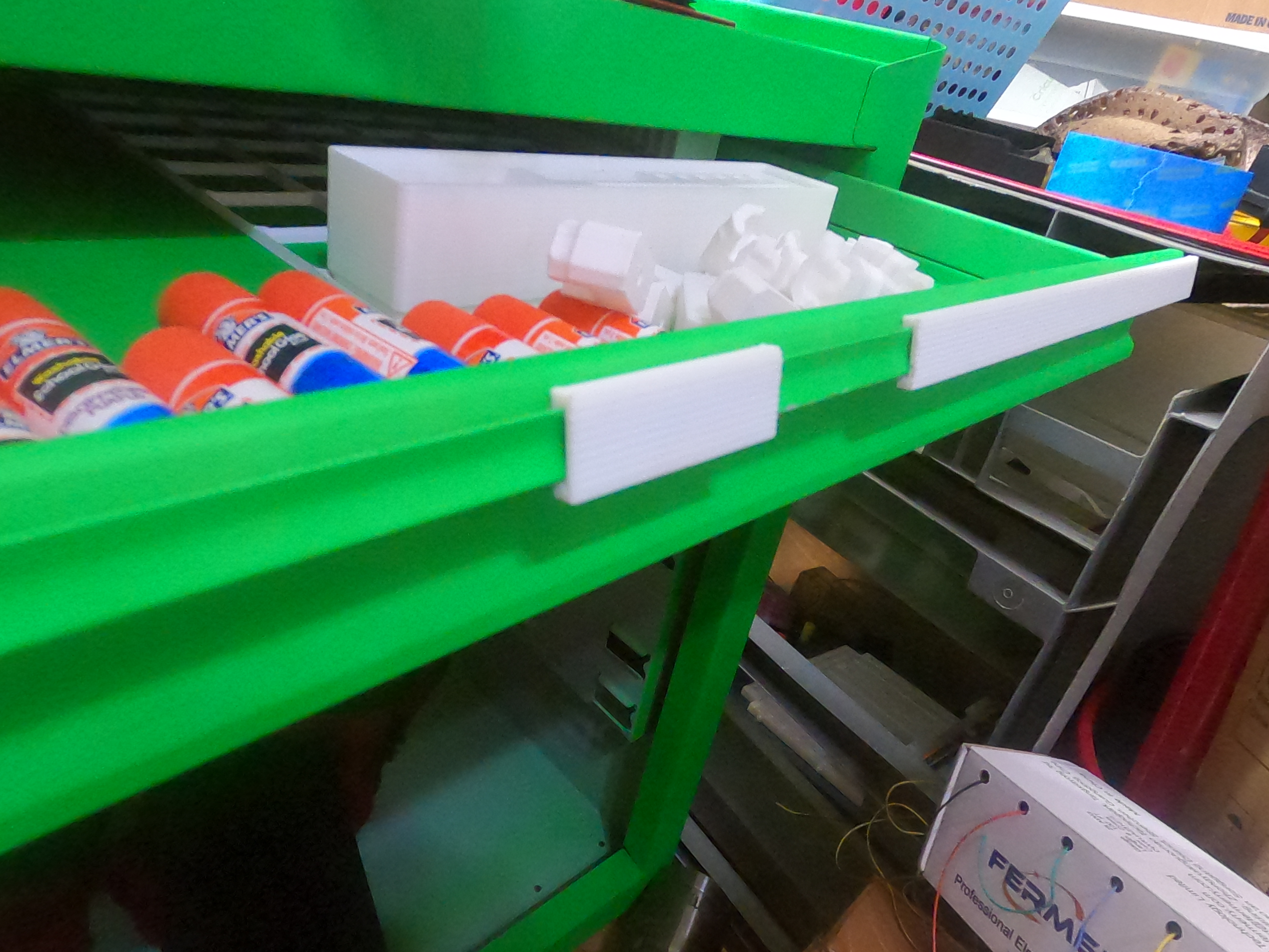 toolbox handle rail